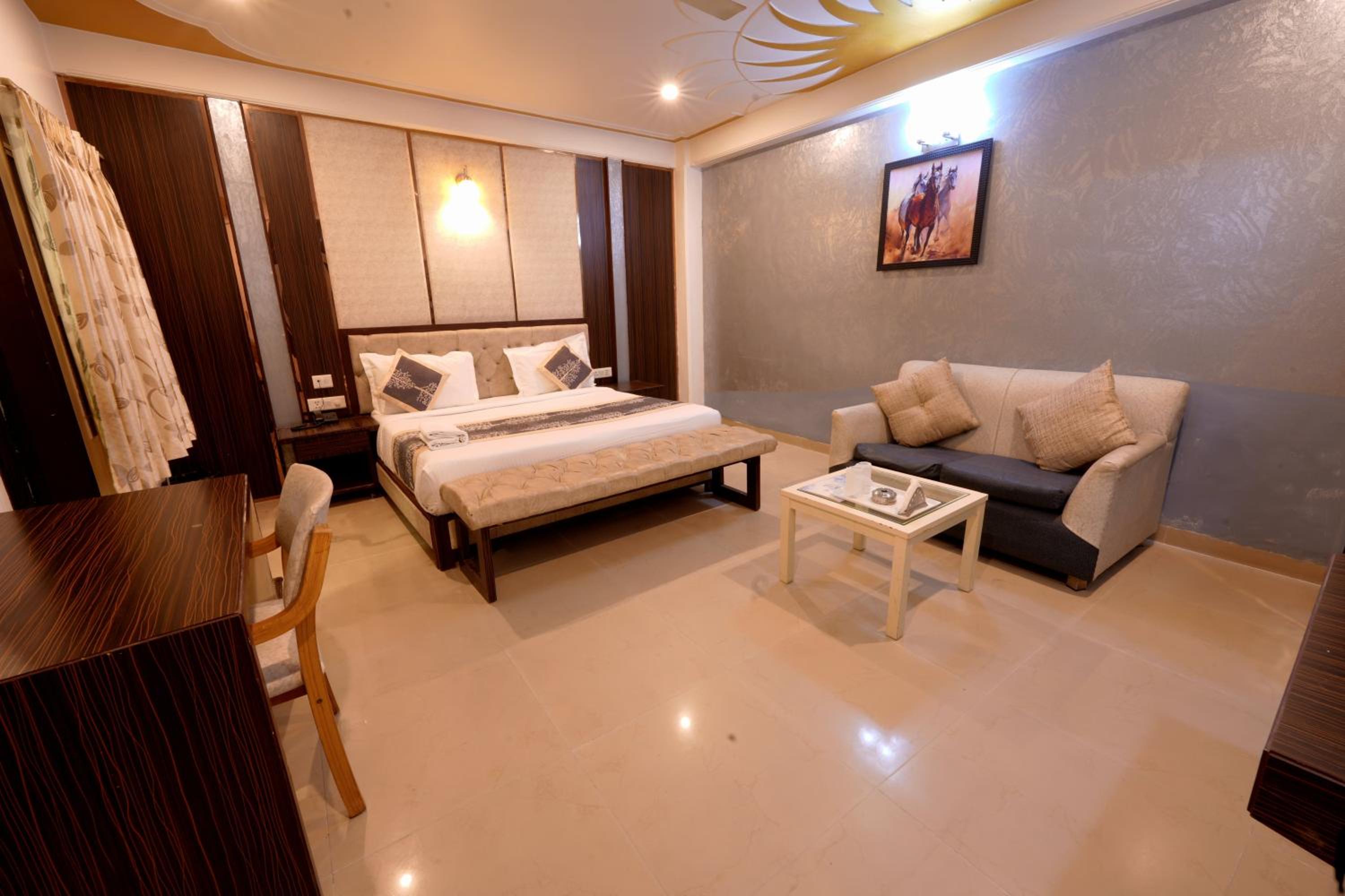 Hotel Opera Delhi Airport