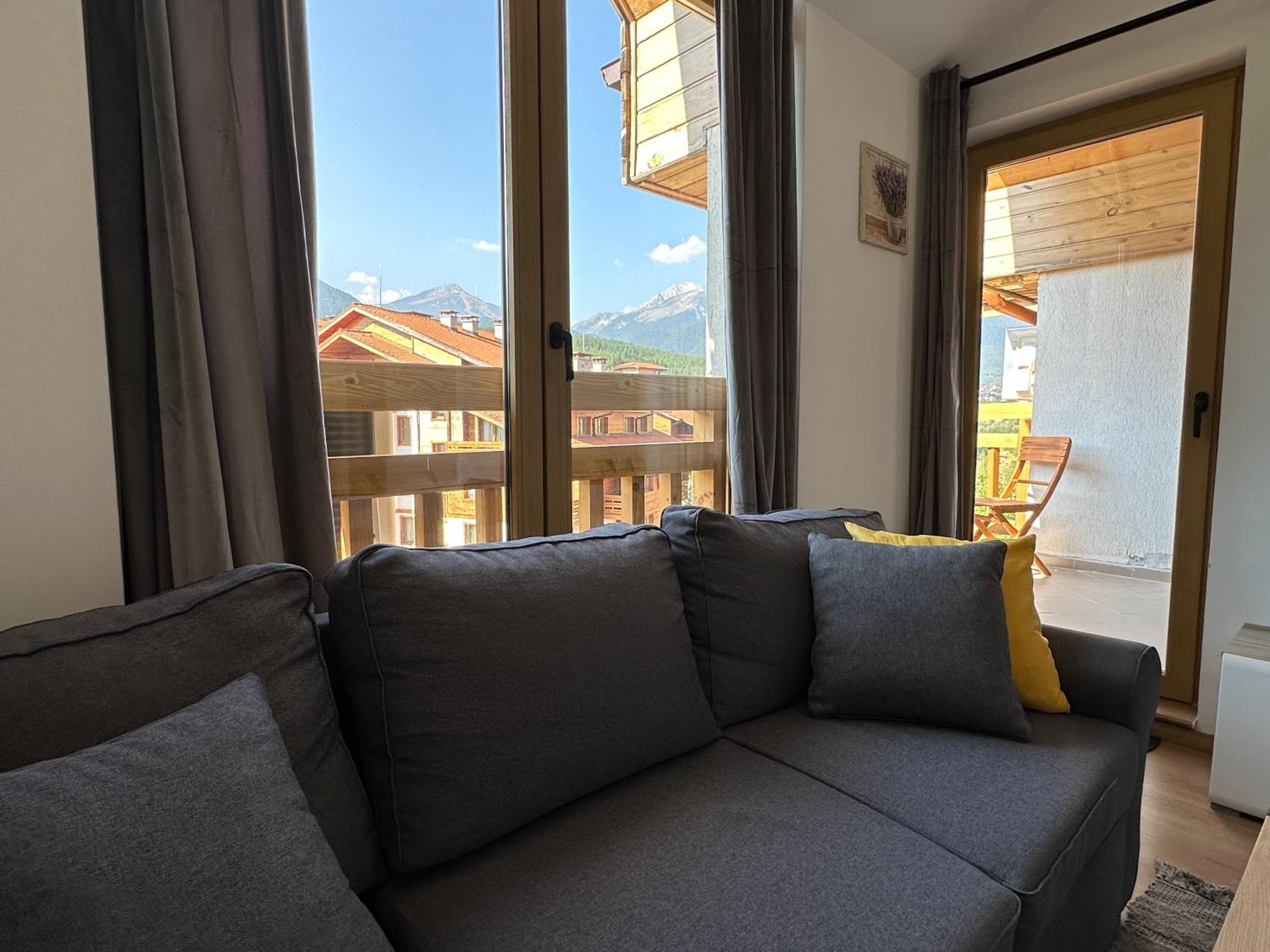Cozy duplex apartment in St. John Park