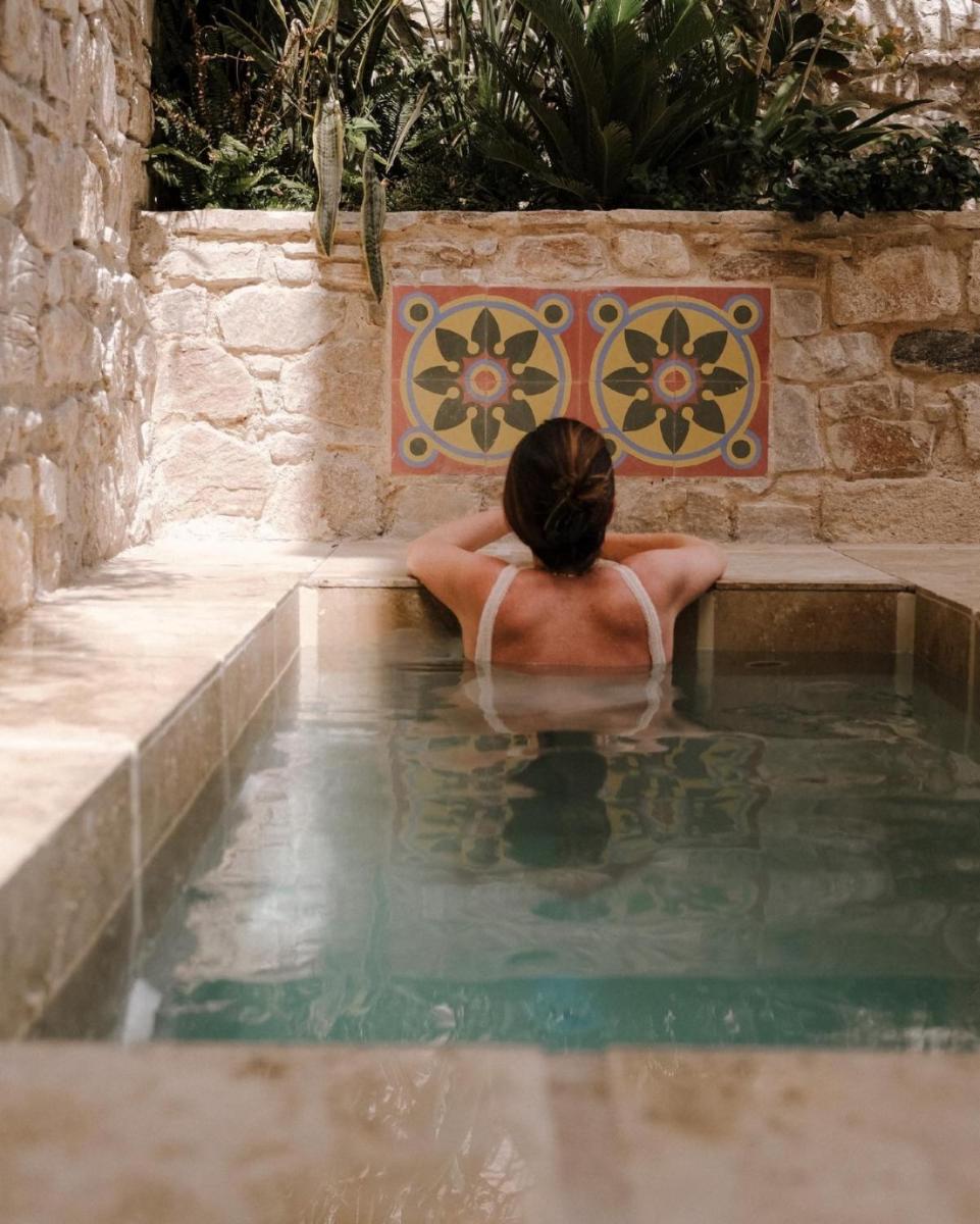 Jacuzzi