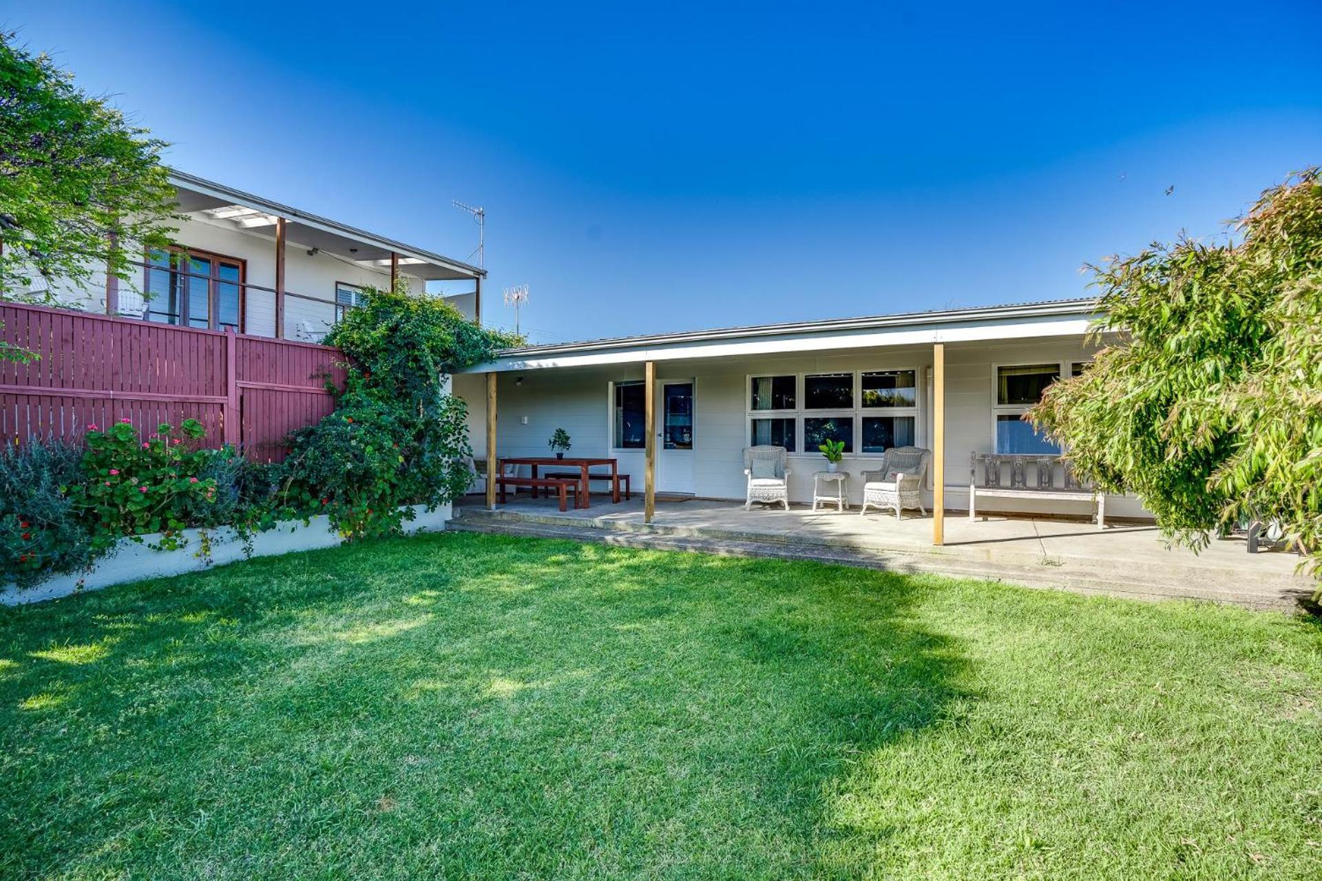 15a and 15b Encounter Crescent, Middleton