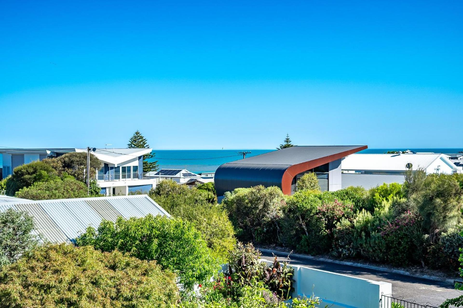 15a and 15b Encounter Crescent, Middleton