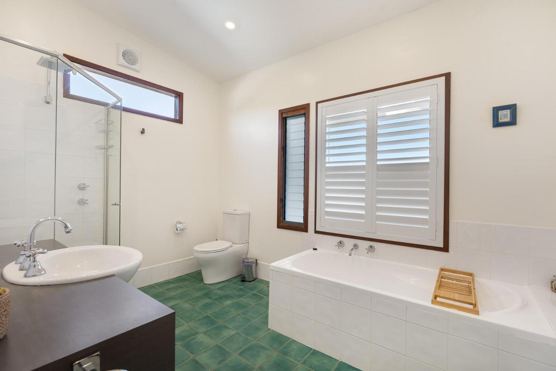 15a and 15b Encounter Crescent, Middleton