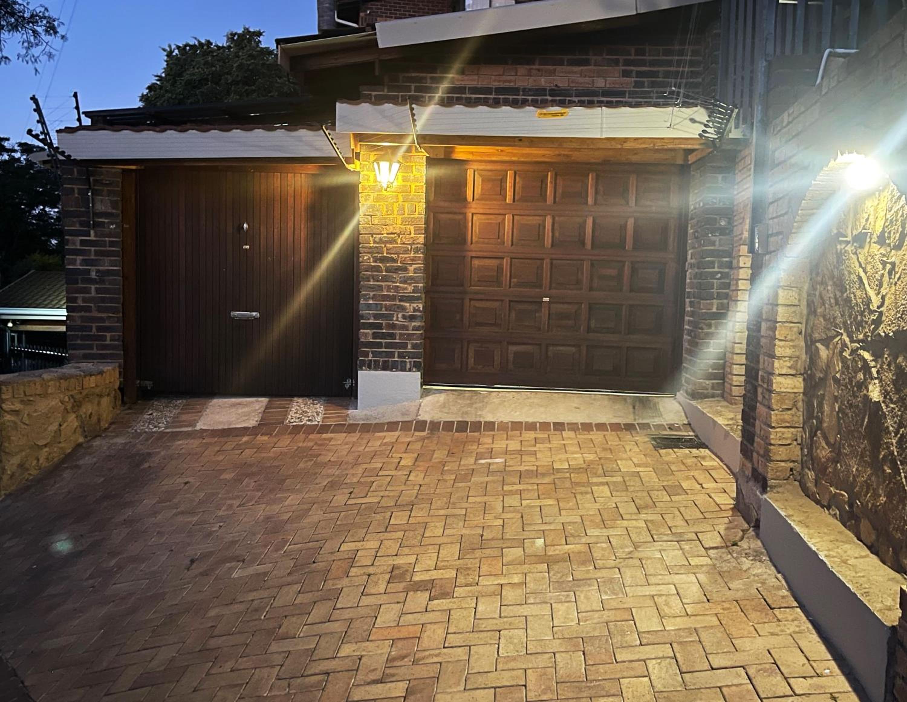 Luxury Boutique Nature Stay! Northcliff - Sunset Views, Solar, Work, Pool