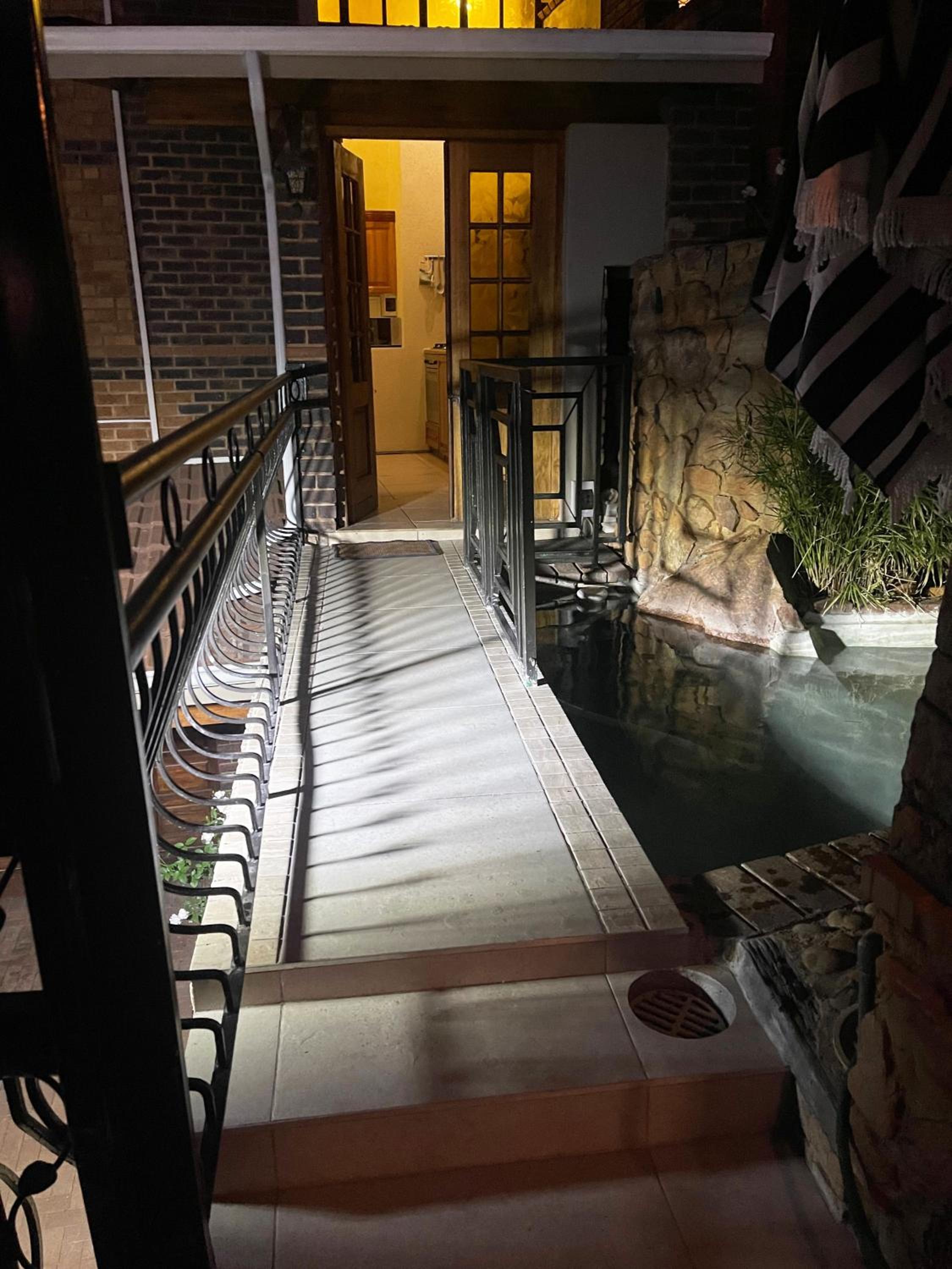 Luxury Boutique Nature Stay! Northcliff - Sunset Views, Solar, Work, Pool
