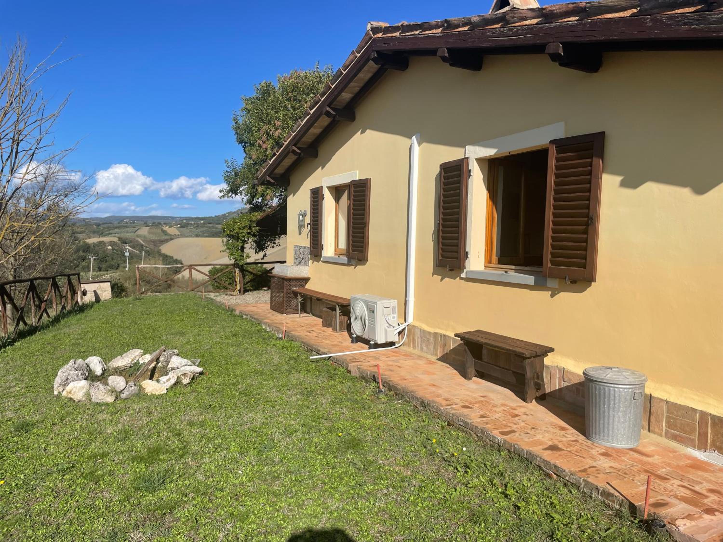Romantic love-nest villa Spa in Beautiful Umbria view 5