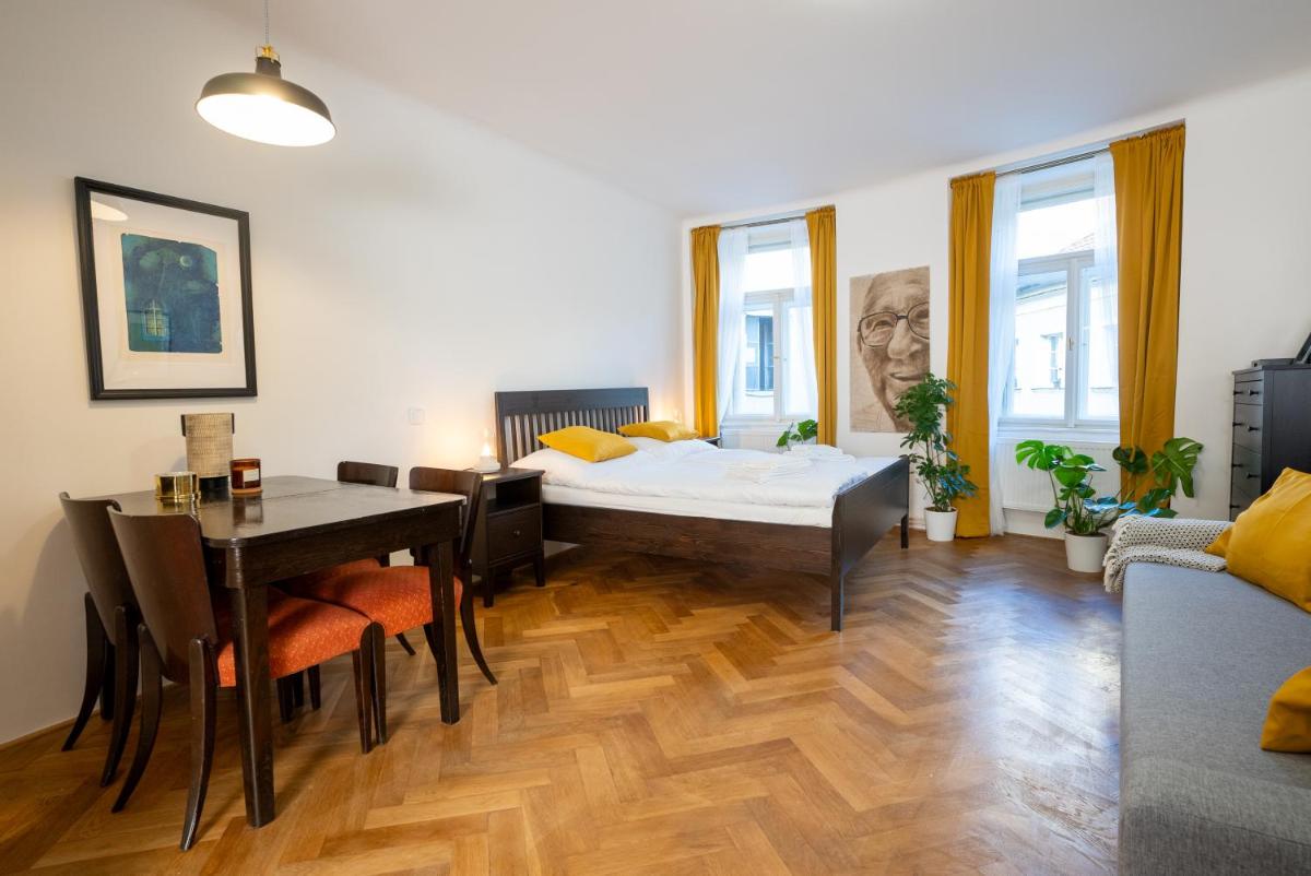 White Wolf House Hostel & Apartments