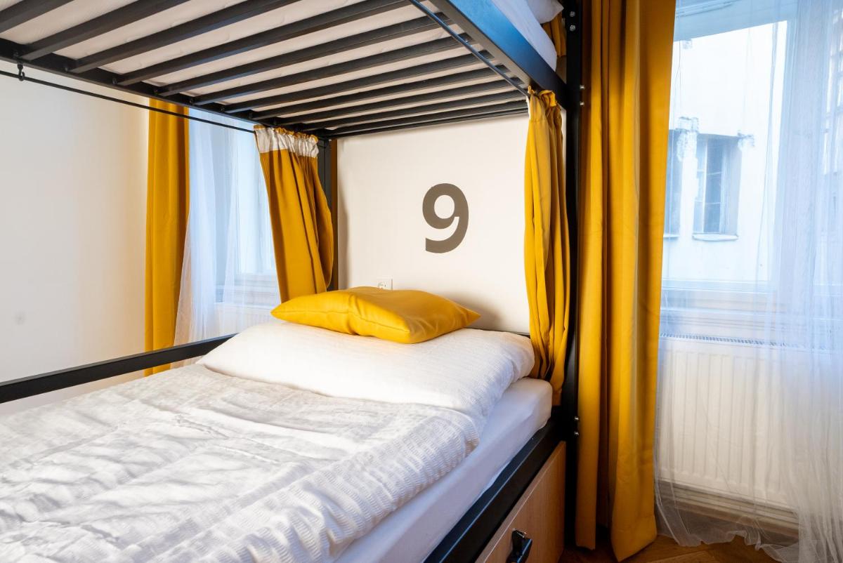White Wolf House Hostel & Apartments