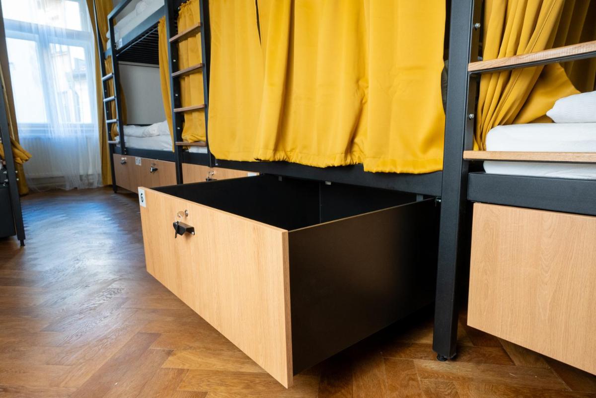 White Wolf House Hostel & Apartments