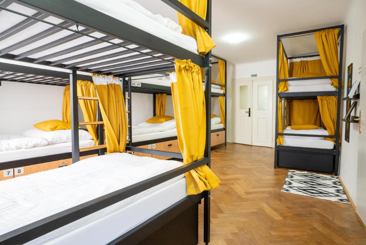 White Wolf House Hostel & Apartments