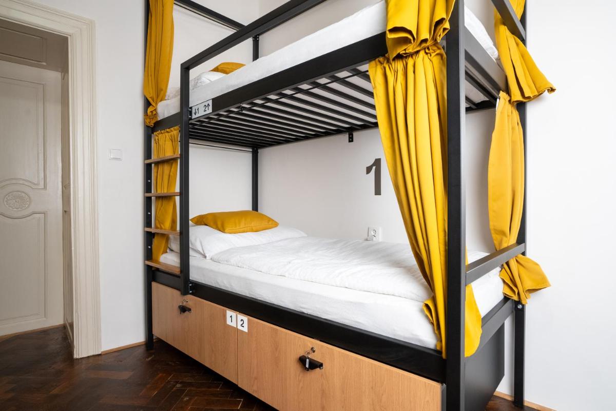 White Wolf House Hostel & Apartments
