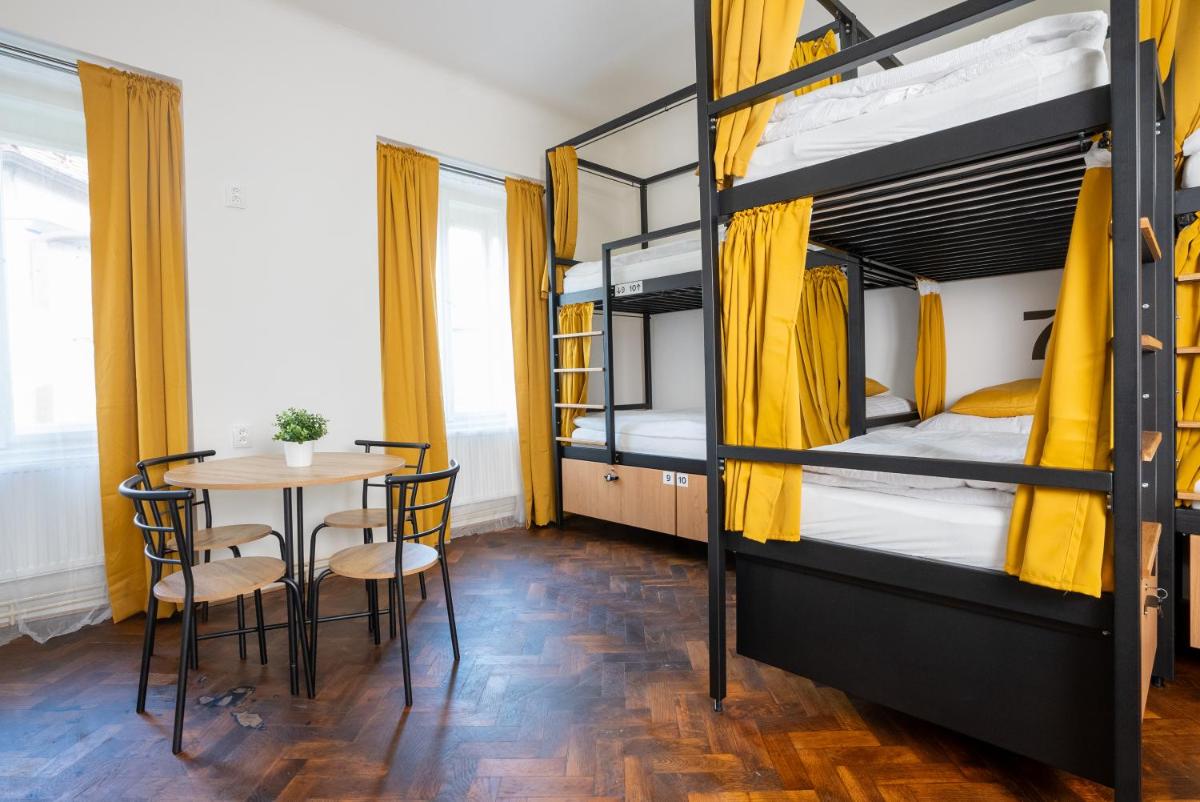 White Wolf House Hostel & Apartments