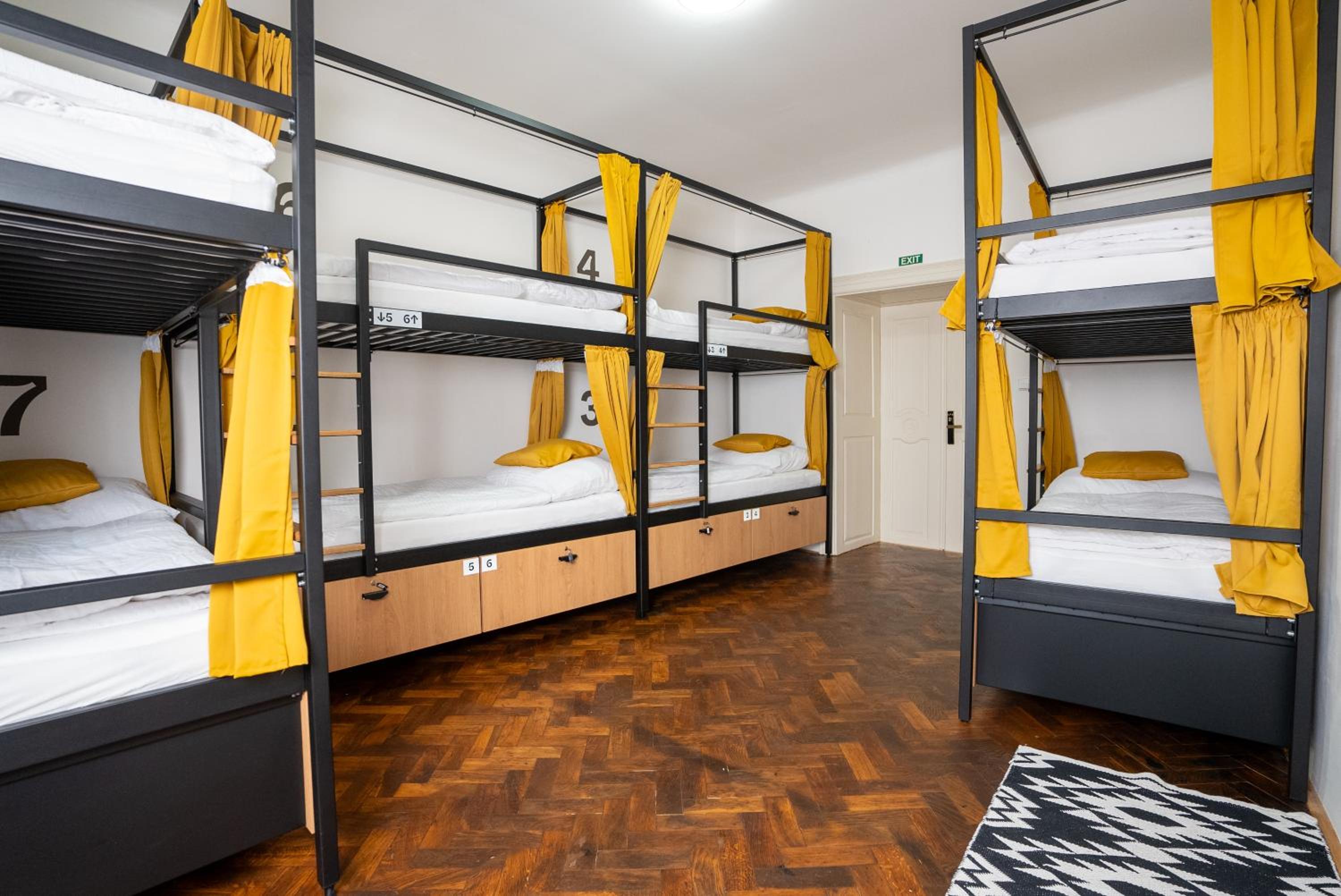 White Wolf House Hostel & Apartments