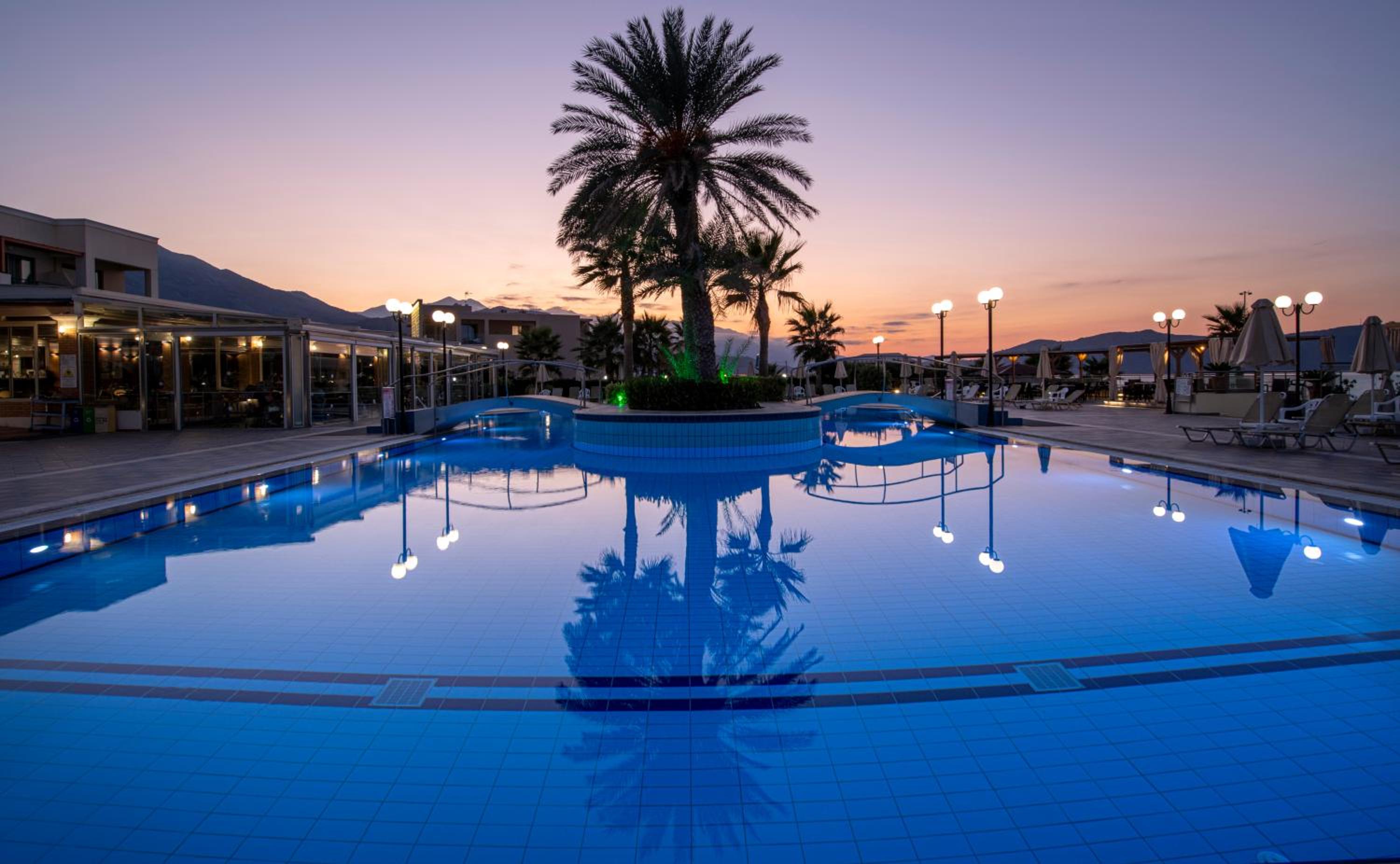 Hydramis Palace Beach Resort