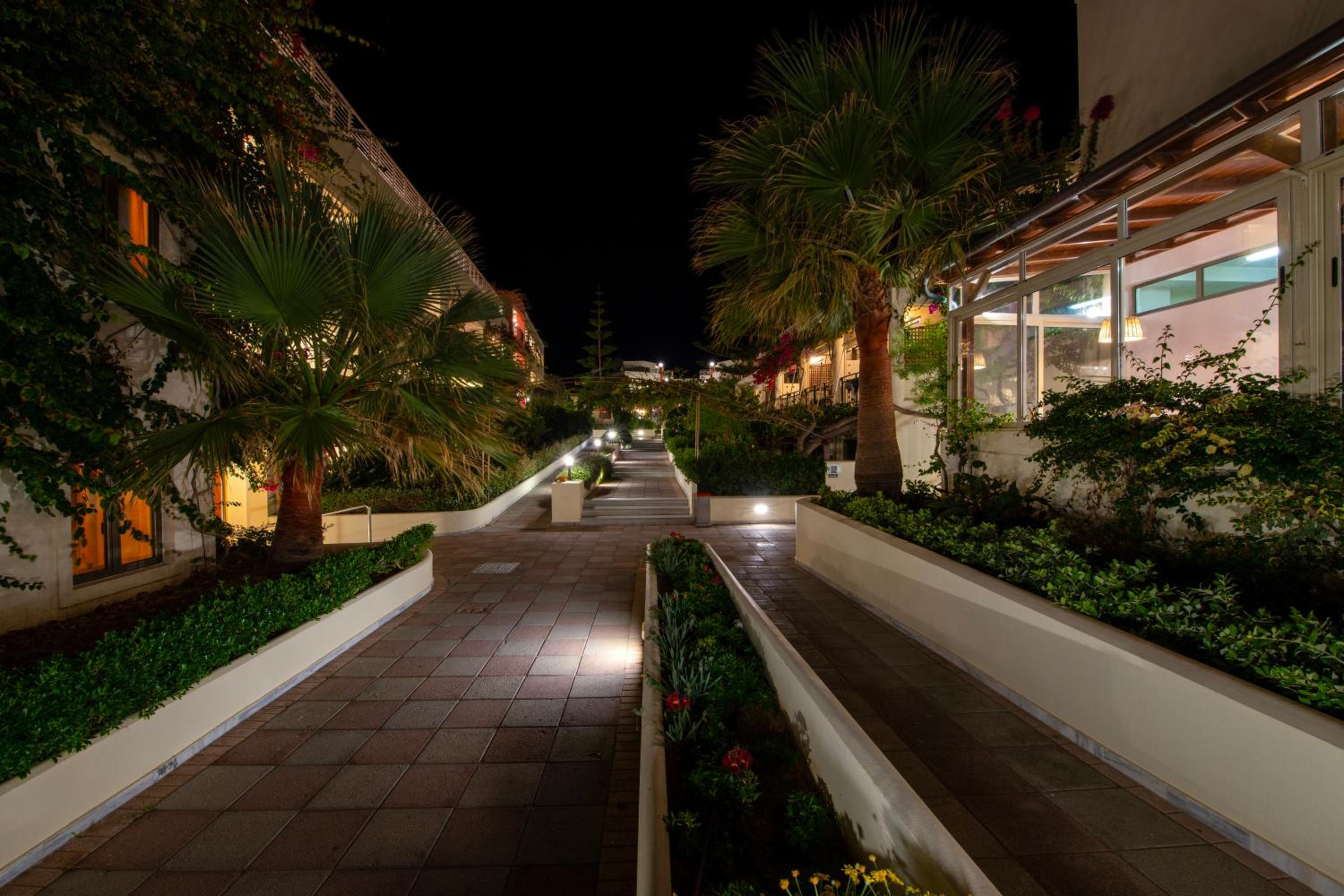 Hydramis Palace Beach Resort
