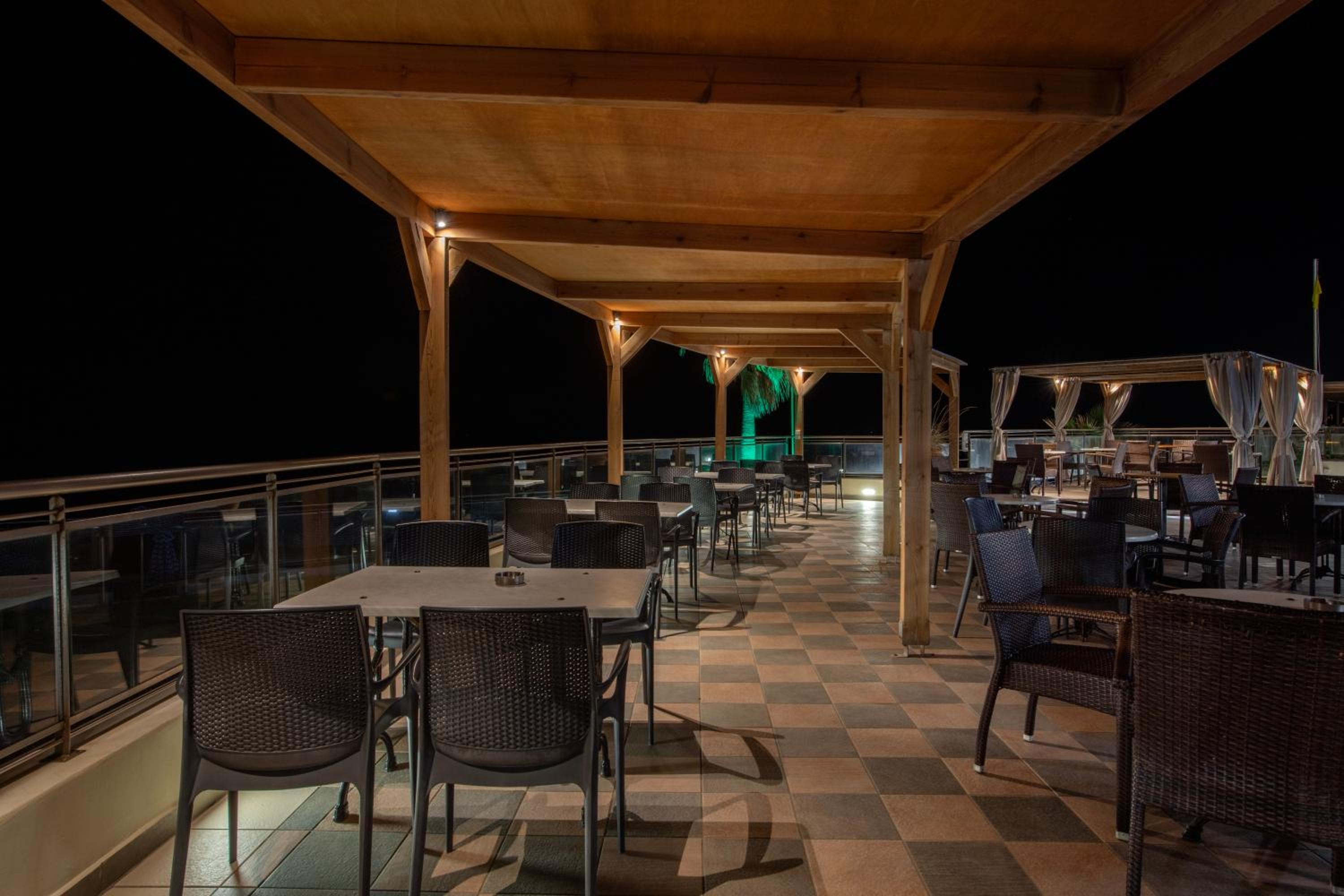 Hydramis Palace Beach Resort