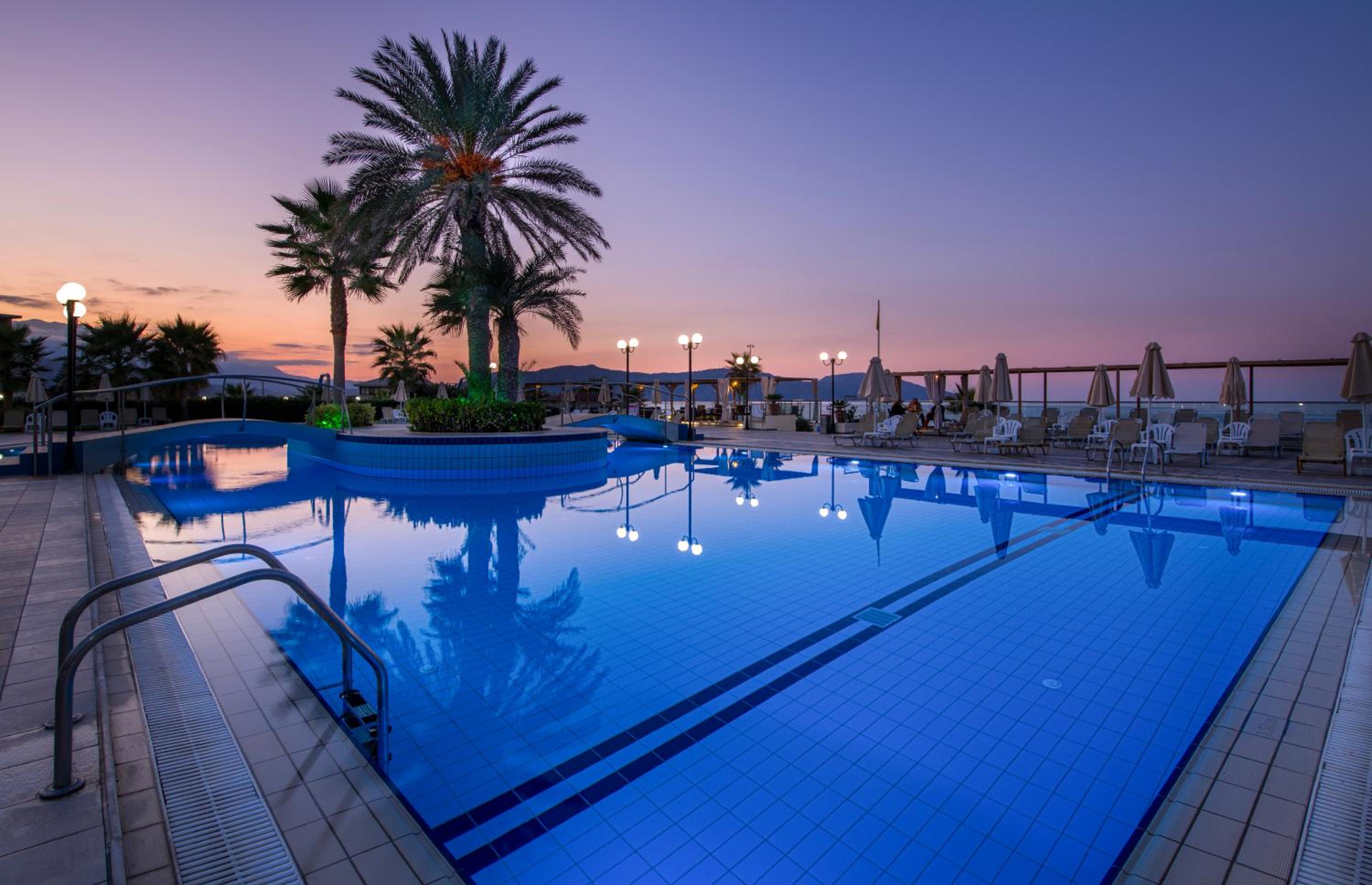 Hydramis Palace Beach Resort