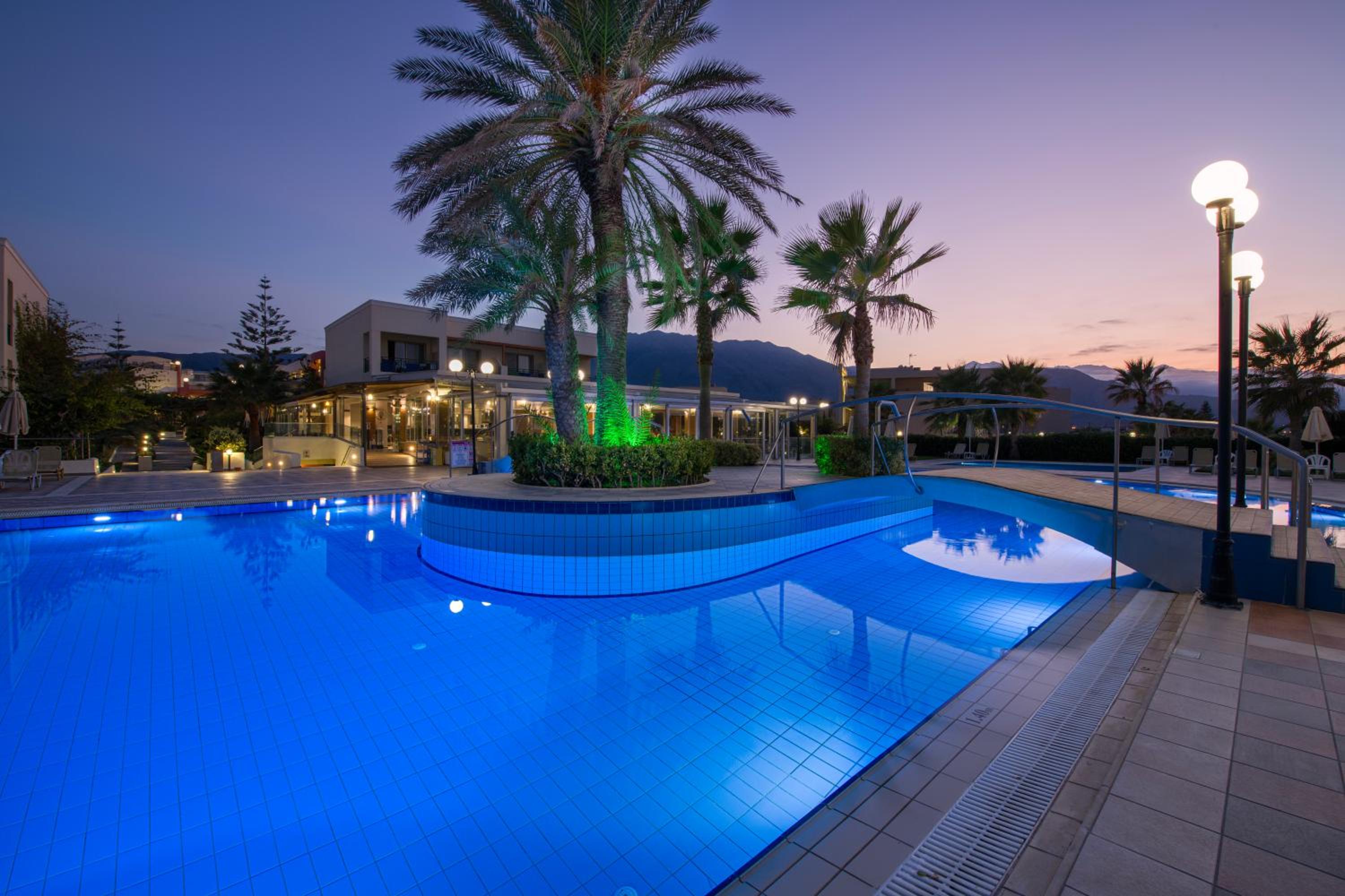 Hydramis Palace Beach Resort