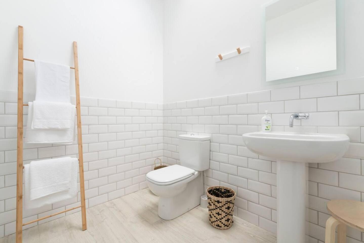 Simple Coastal Luxury near Southwold sleeps 10 view 3