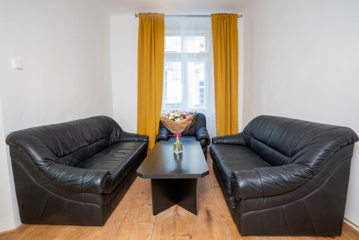 White Wolf House Hostel & Apartments