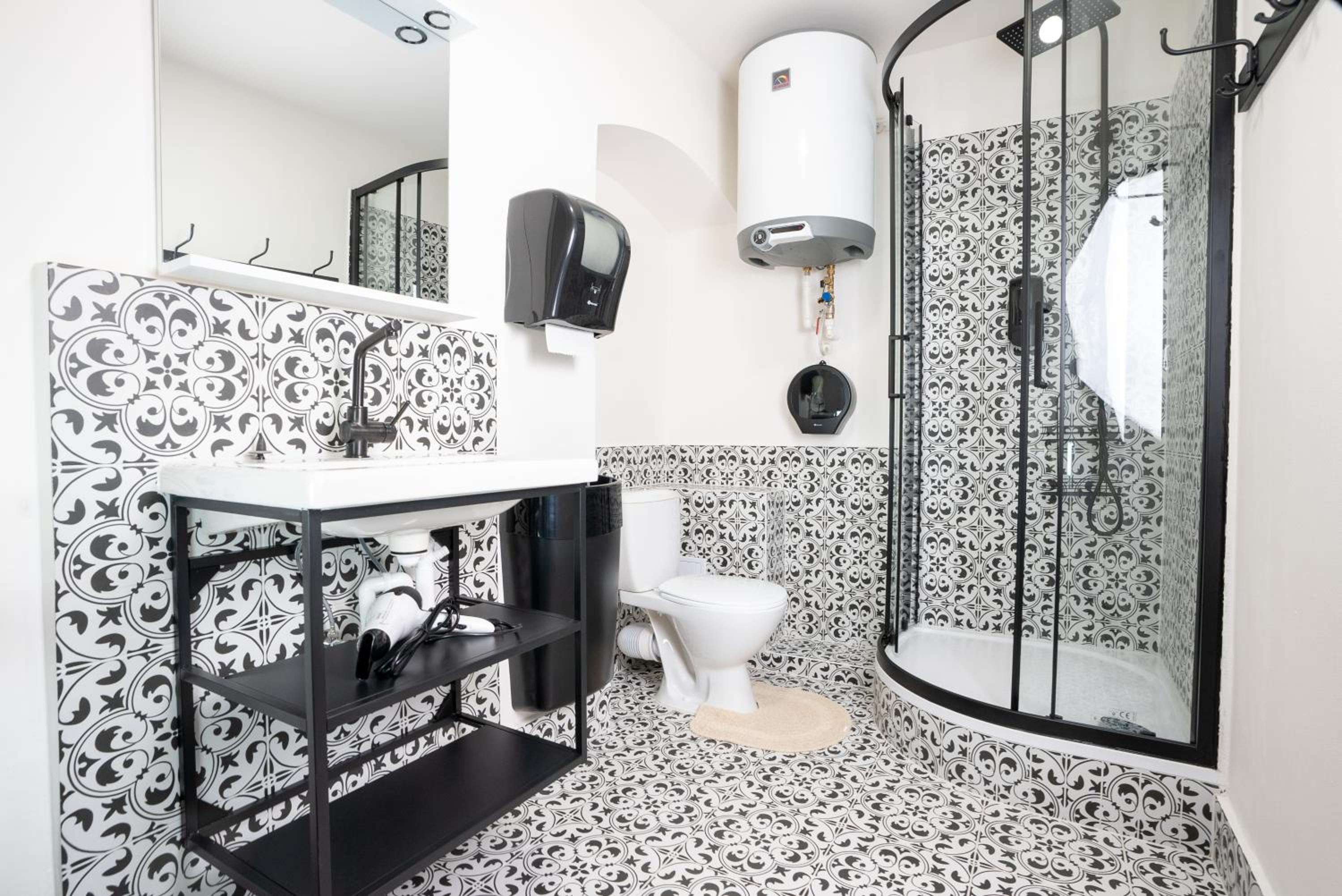 White Wolf House Hostel & Apartments