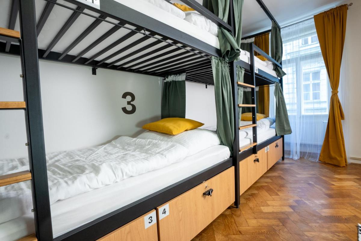 White Wolf House Hostel & Apartments