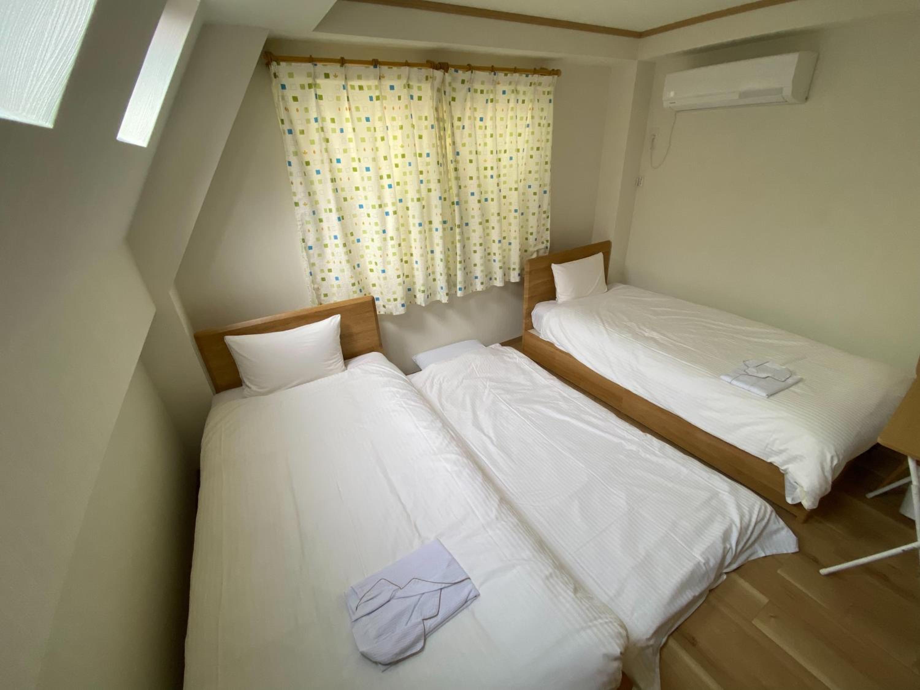 Hotaku House Akihabara #HO1