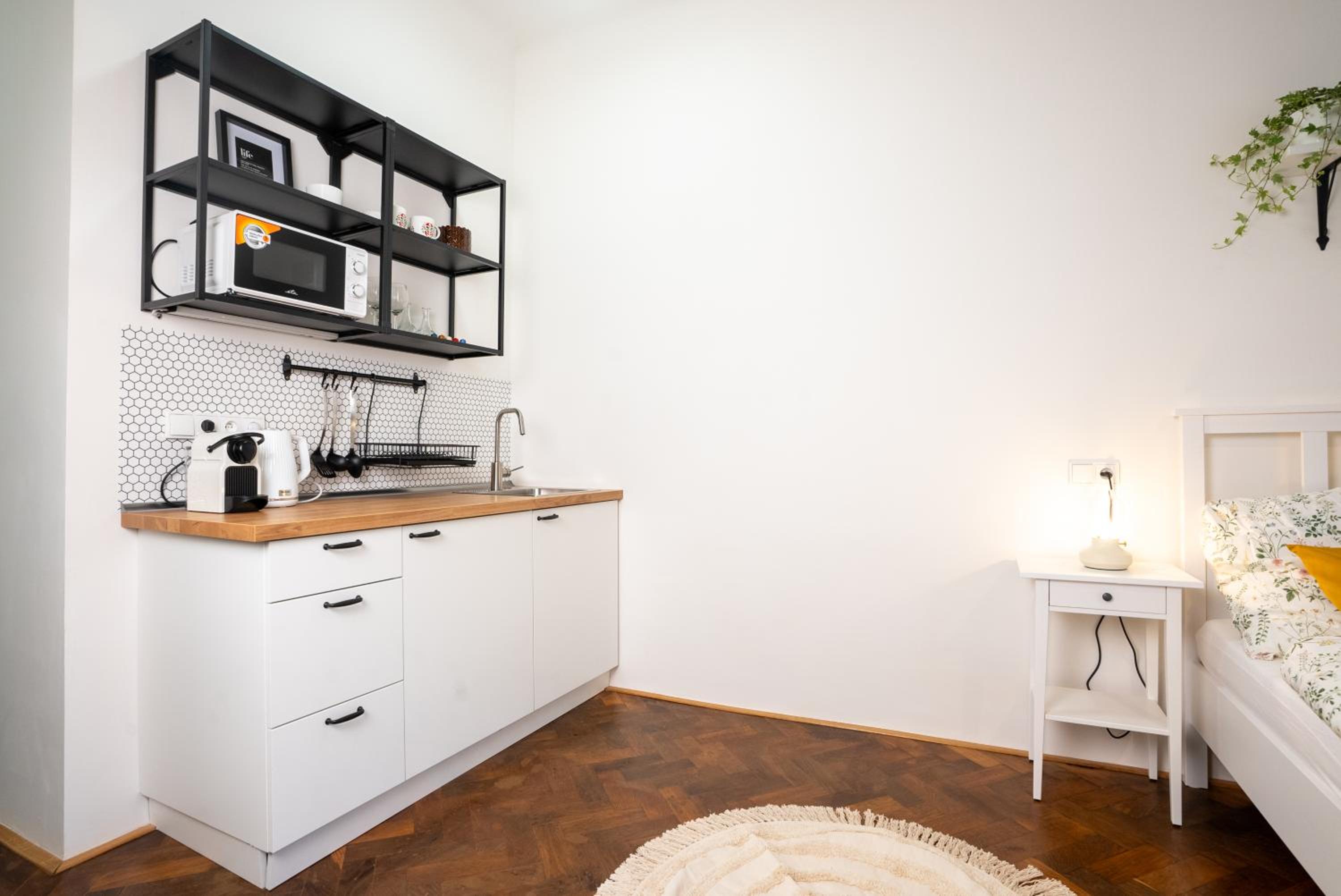 White Wolf House Hostel & Apartments