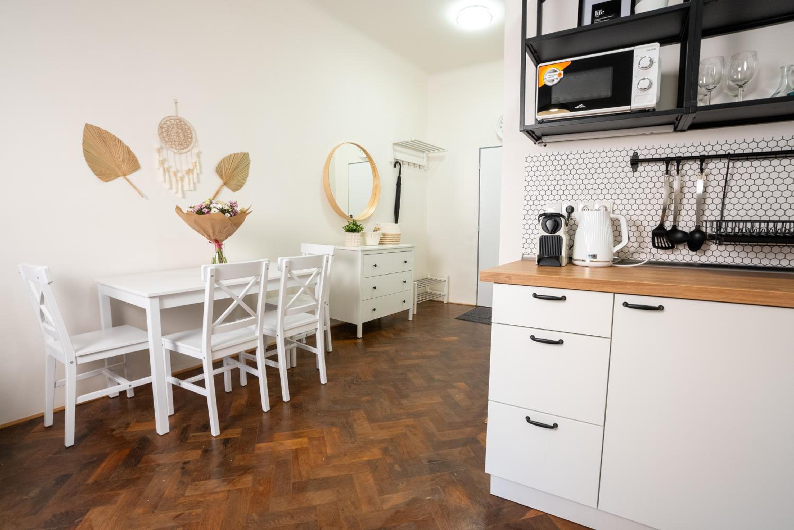 White Wolf House Hostel & Apartments