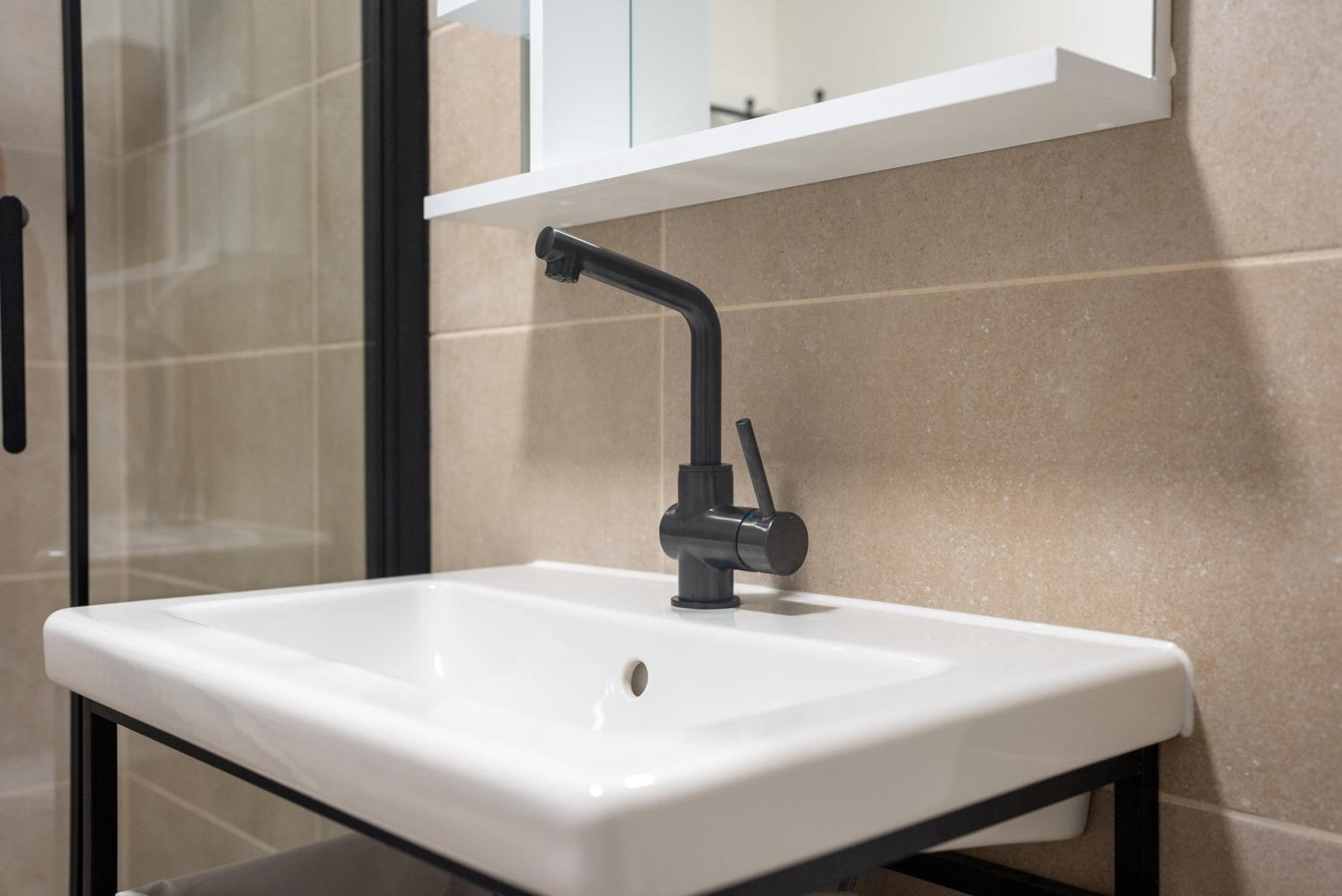 White Wolf House Hostel & Apartments