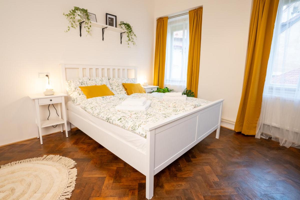 White Wolf House Hostel & Apartments