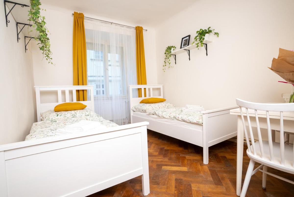 White Wolf House Hostel & Apartments