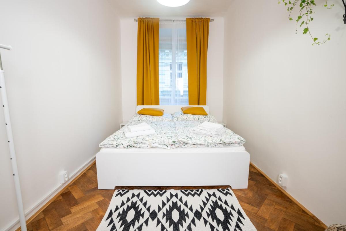White Wolf House Hostel & Apartments