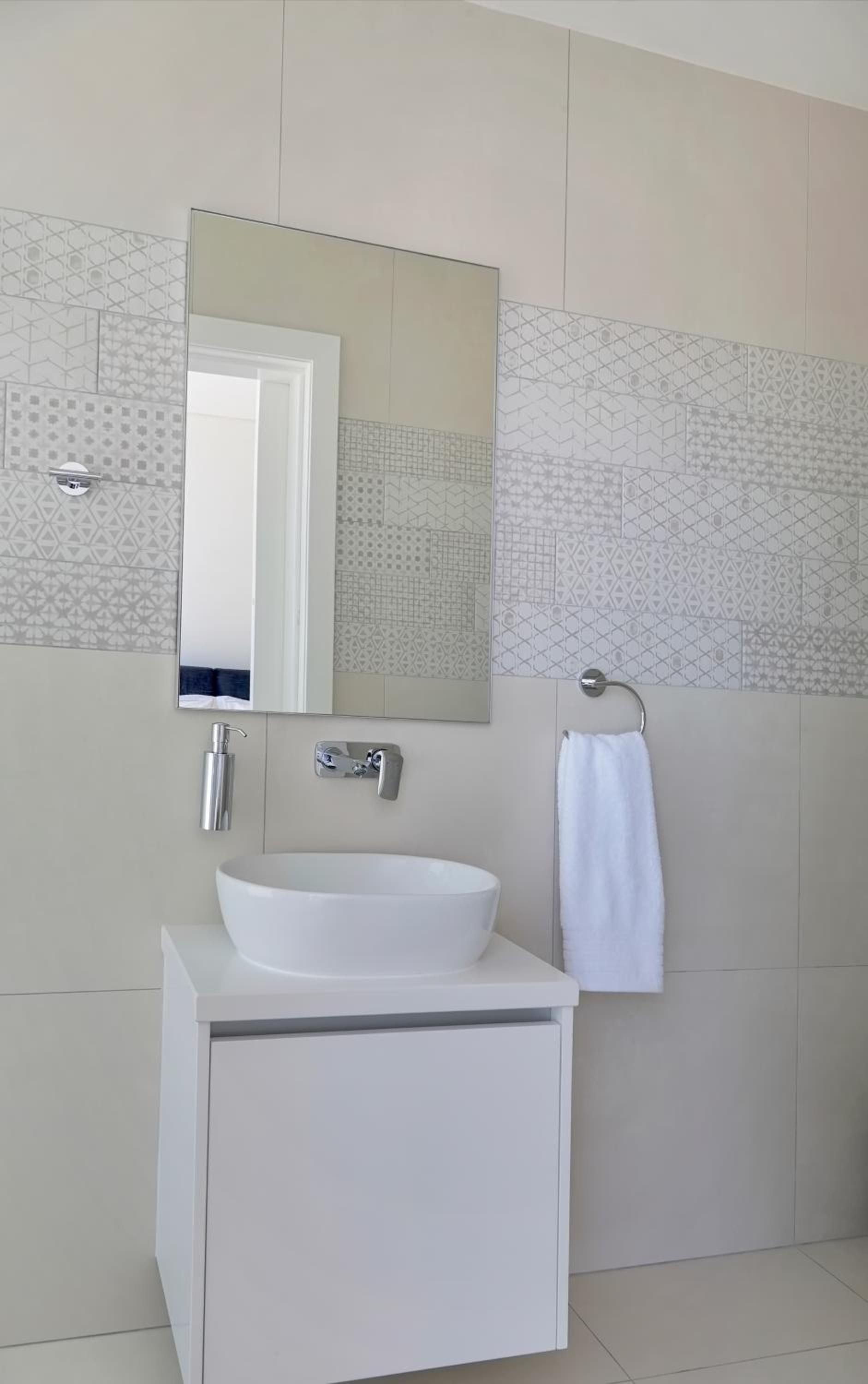 Seaview Luxury Villa Jacuzzi & Pool! 2 Min Beach