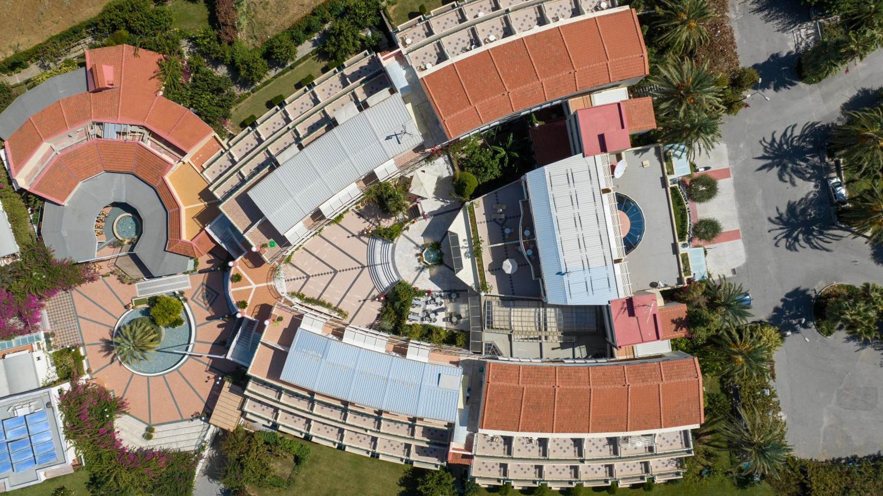 Hydramis Palace Beach Resort