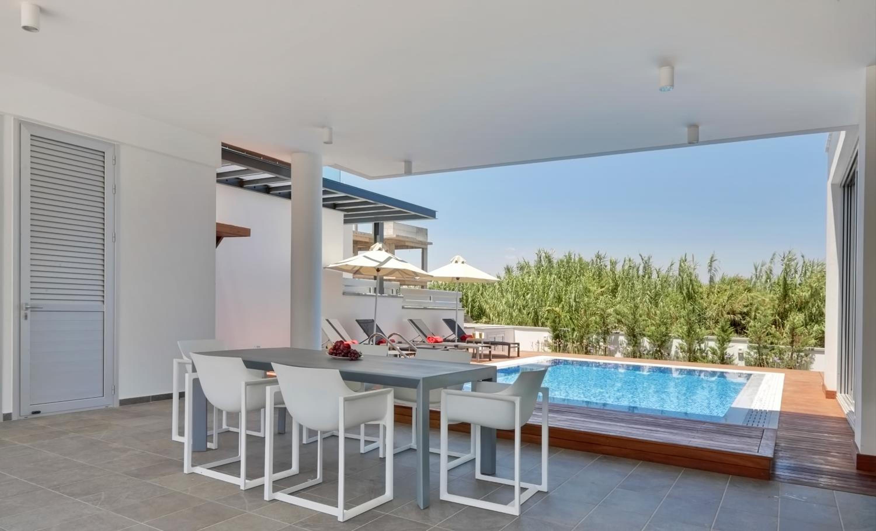 Seaview Luxury Villa Jacuzzi & Pool! 2 Min Beach