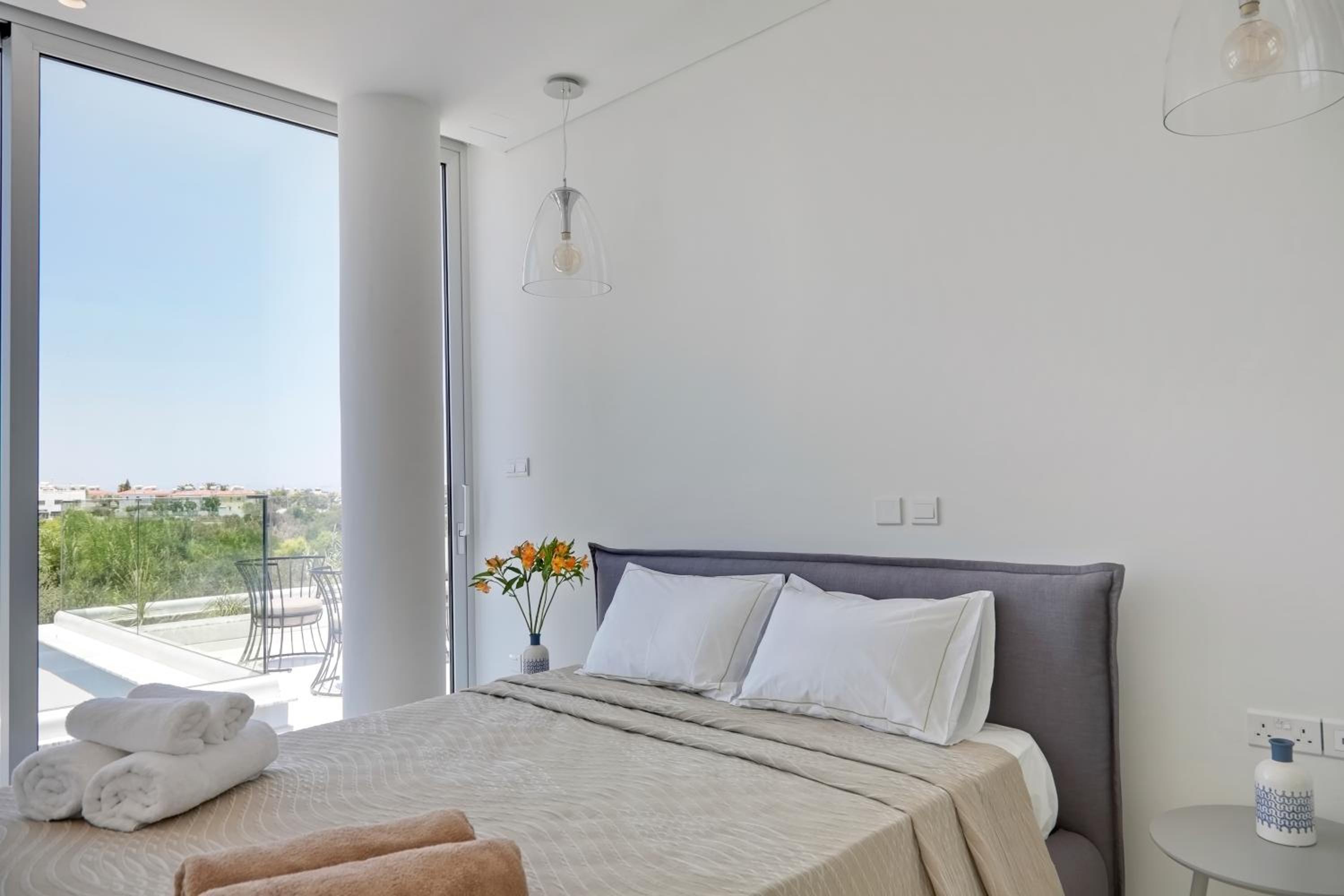 Seaview Luxury Villa Jacuzzi & Pool! 2 Min Beach