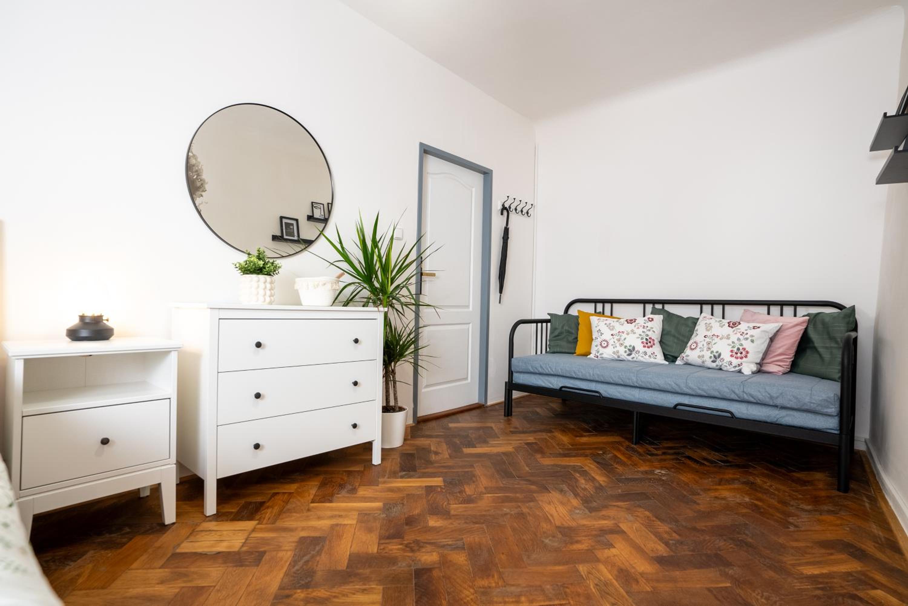 White Wolf House Hostel & Apartments