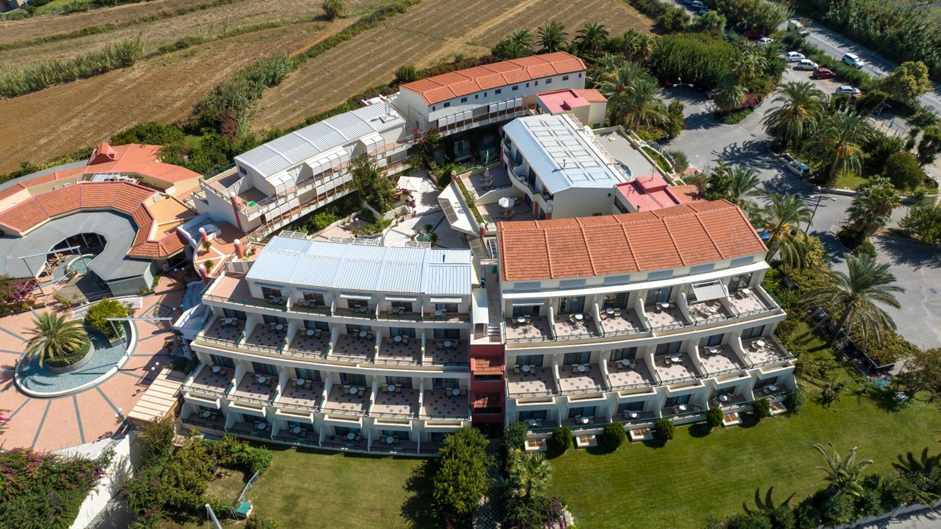Hydramis Palace Beach Resort