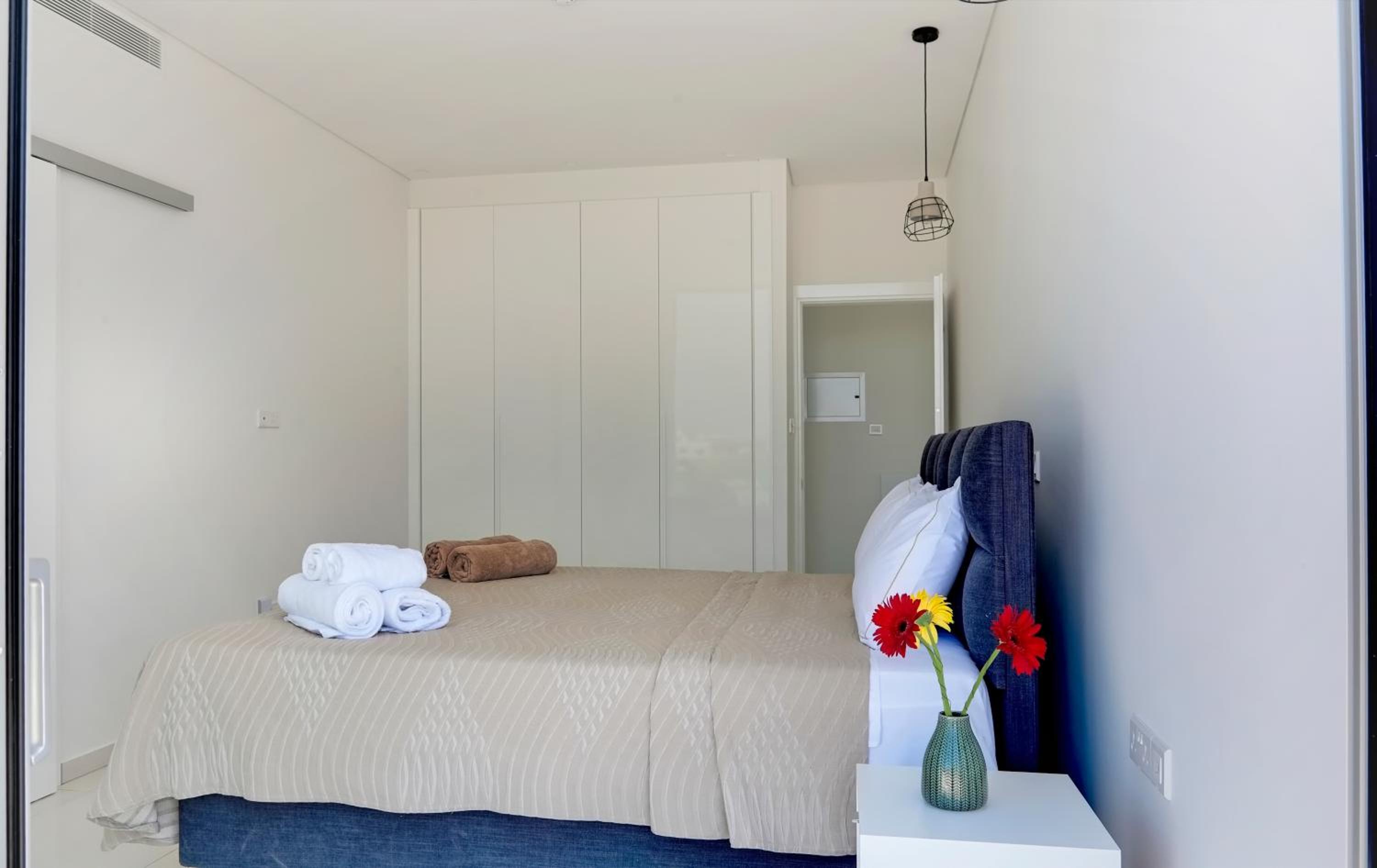 Seaview Luxury Villa Jacuzzi & Pool! 2 Min Beach