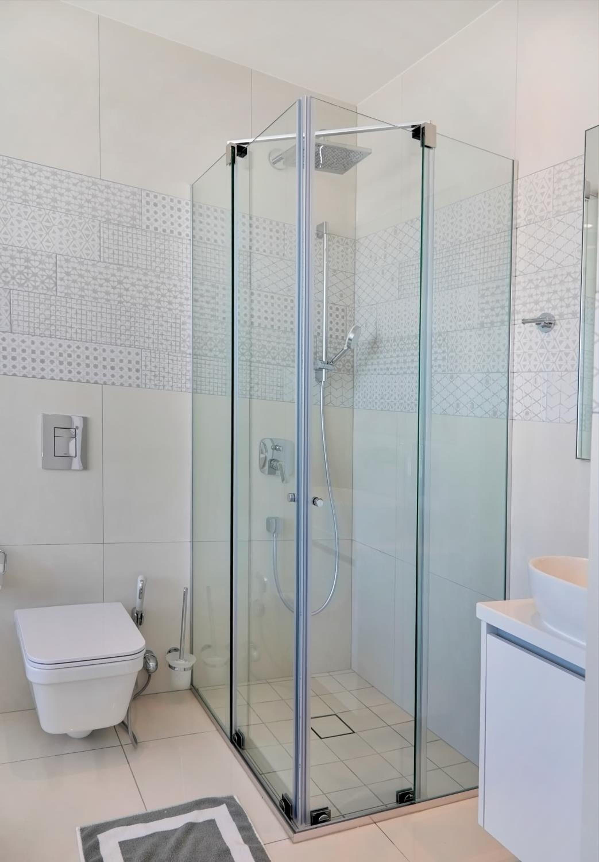 Seaview Luxury Villa Jacuzzi & Pool! 2 Min Beach