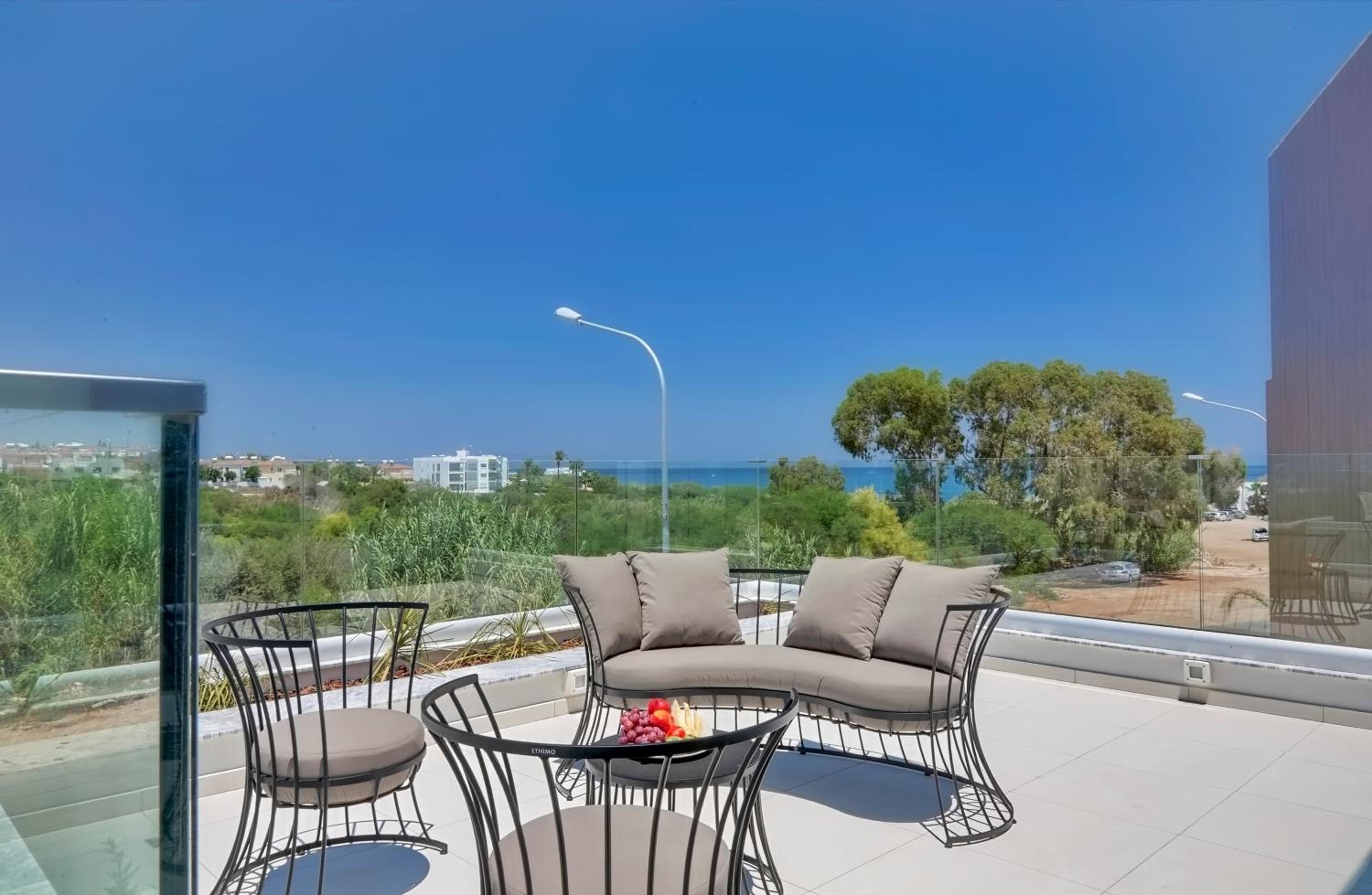 Seaview Luxury Villa Jacuzzi & Pool! 2 Min Beach