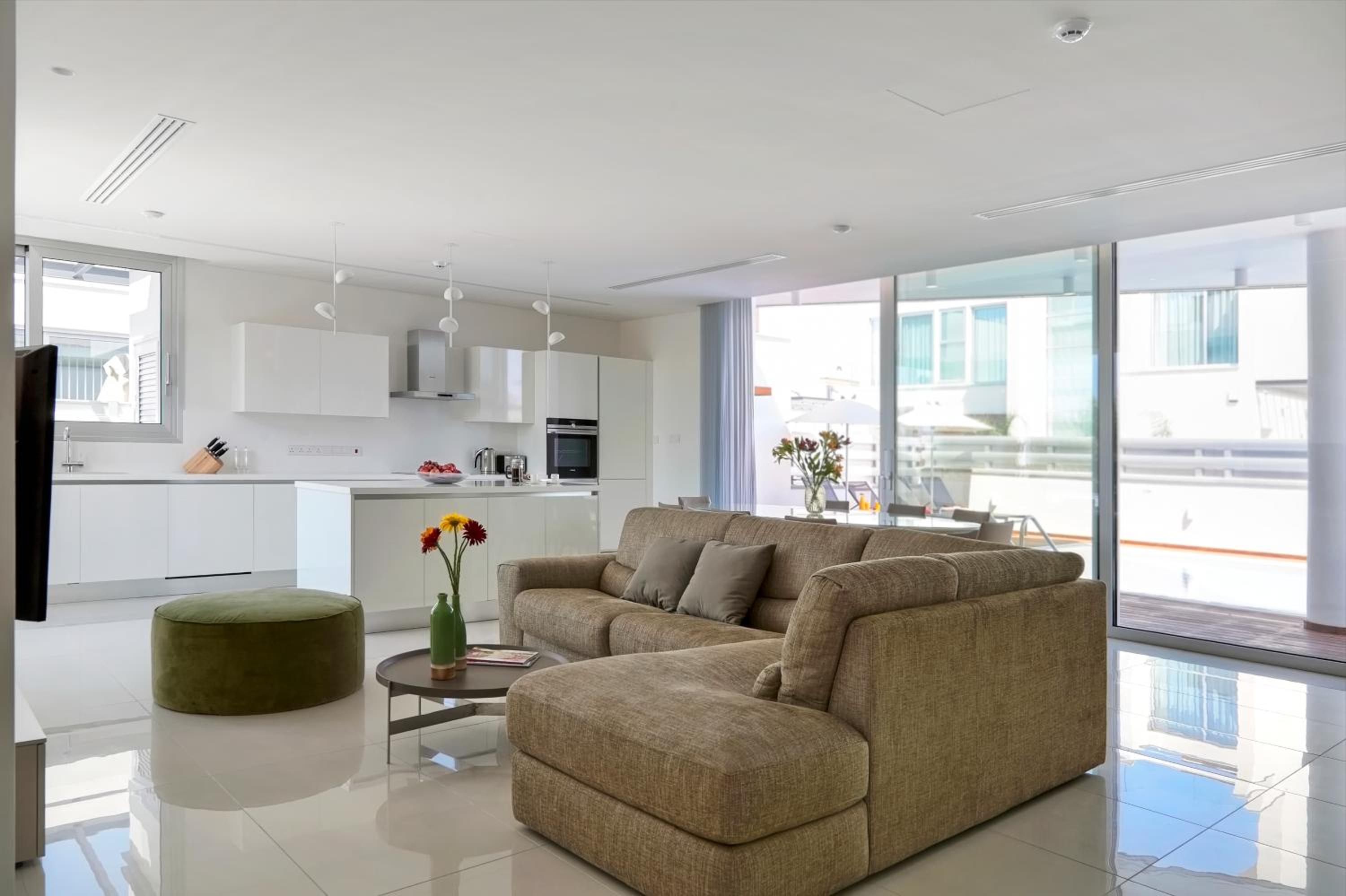 Seaview Luxury Villa Jacuzzi & Pool! 2 Min Beach