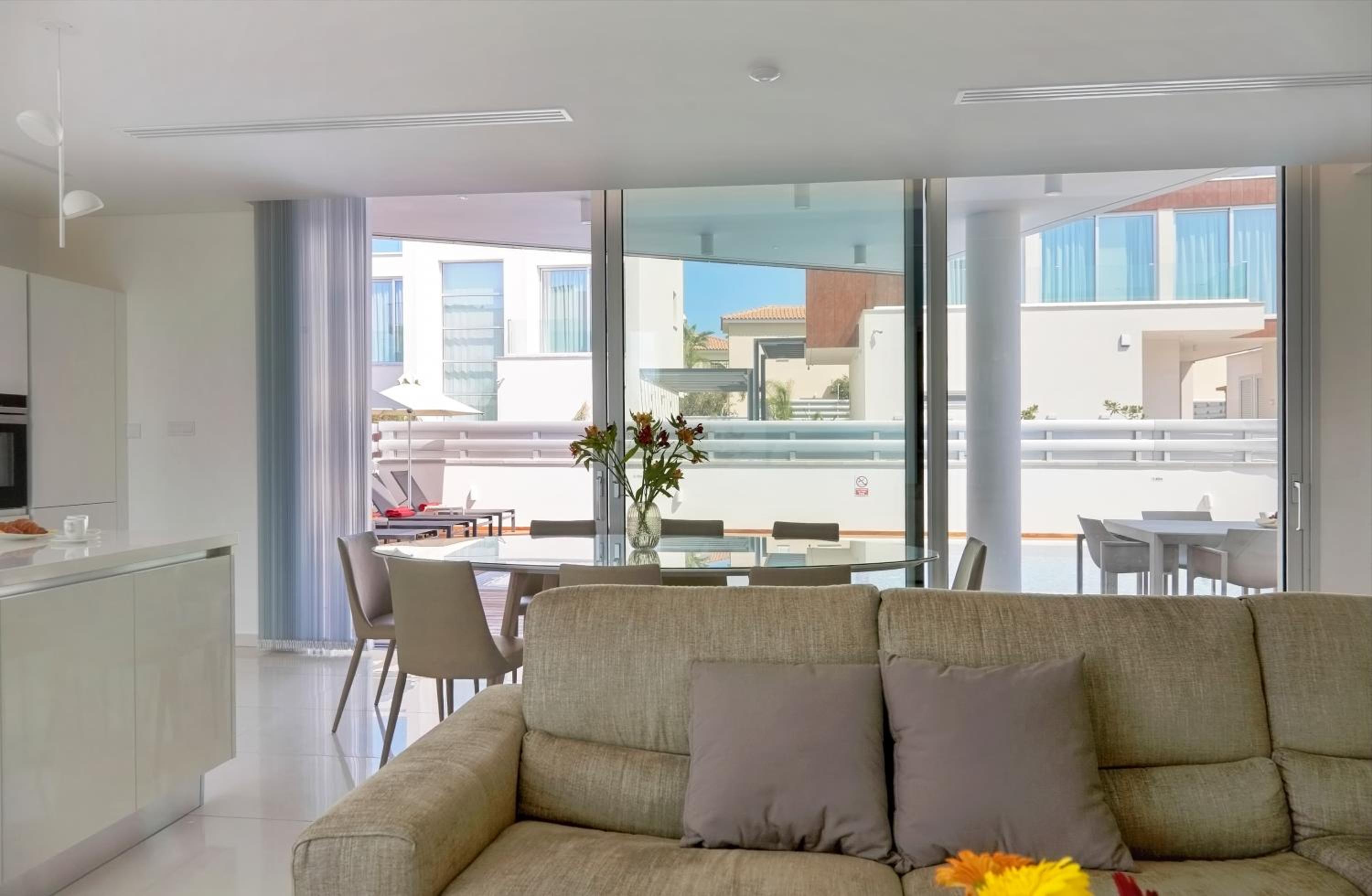 Seaview Luxury Villa Jacuzzi & Pool! 2 Min Beach