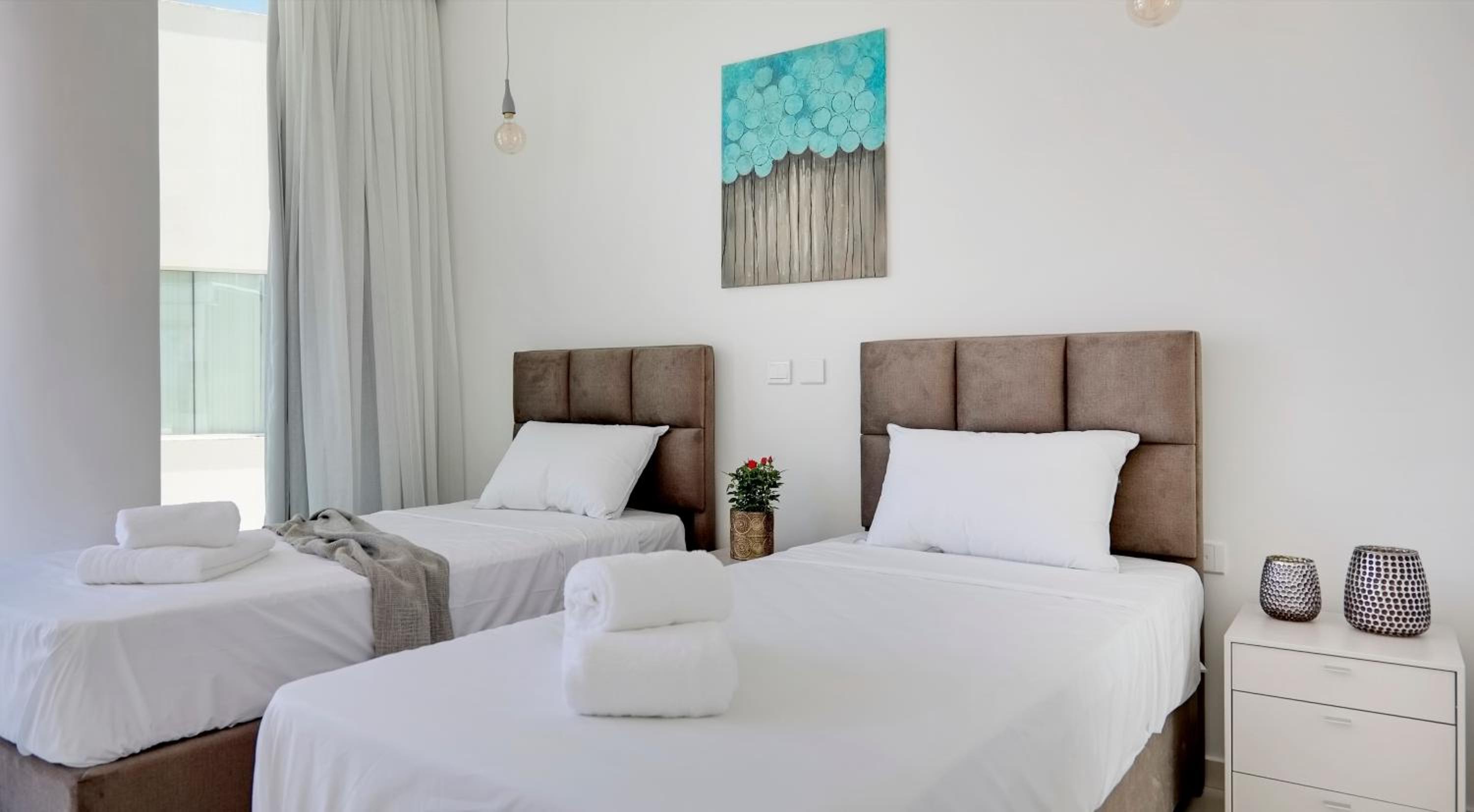 Seaview Luxury Villa Jacuzzi & Pool! 2 Min Beach