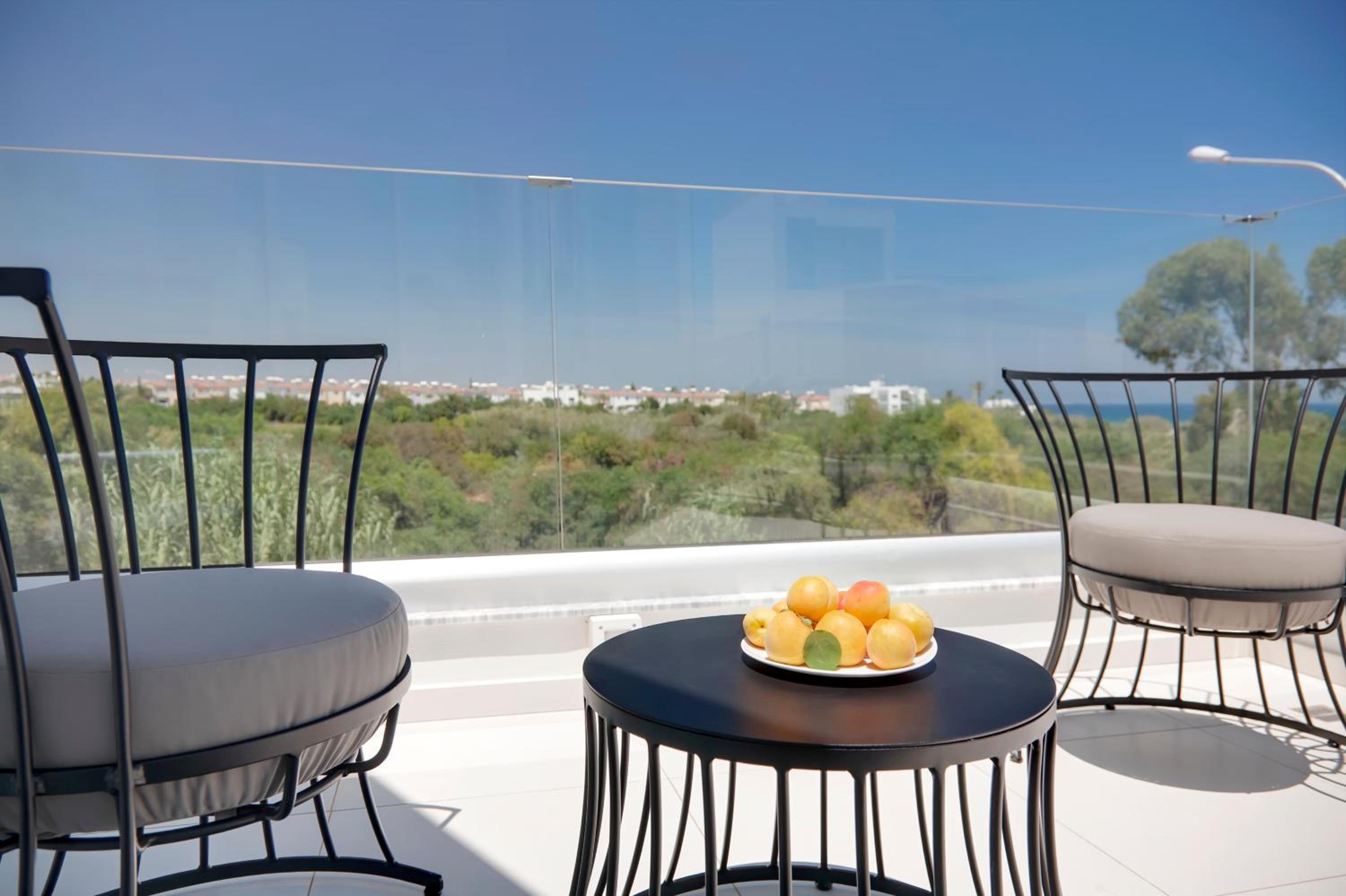 Seaview Luxury Villa Jacuzzi & Pool! 2 Min Beach