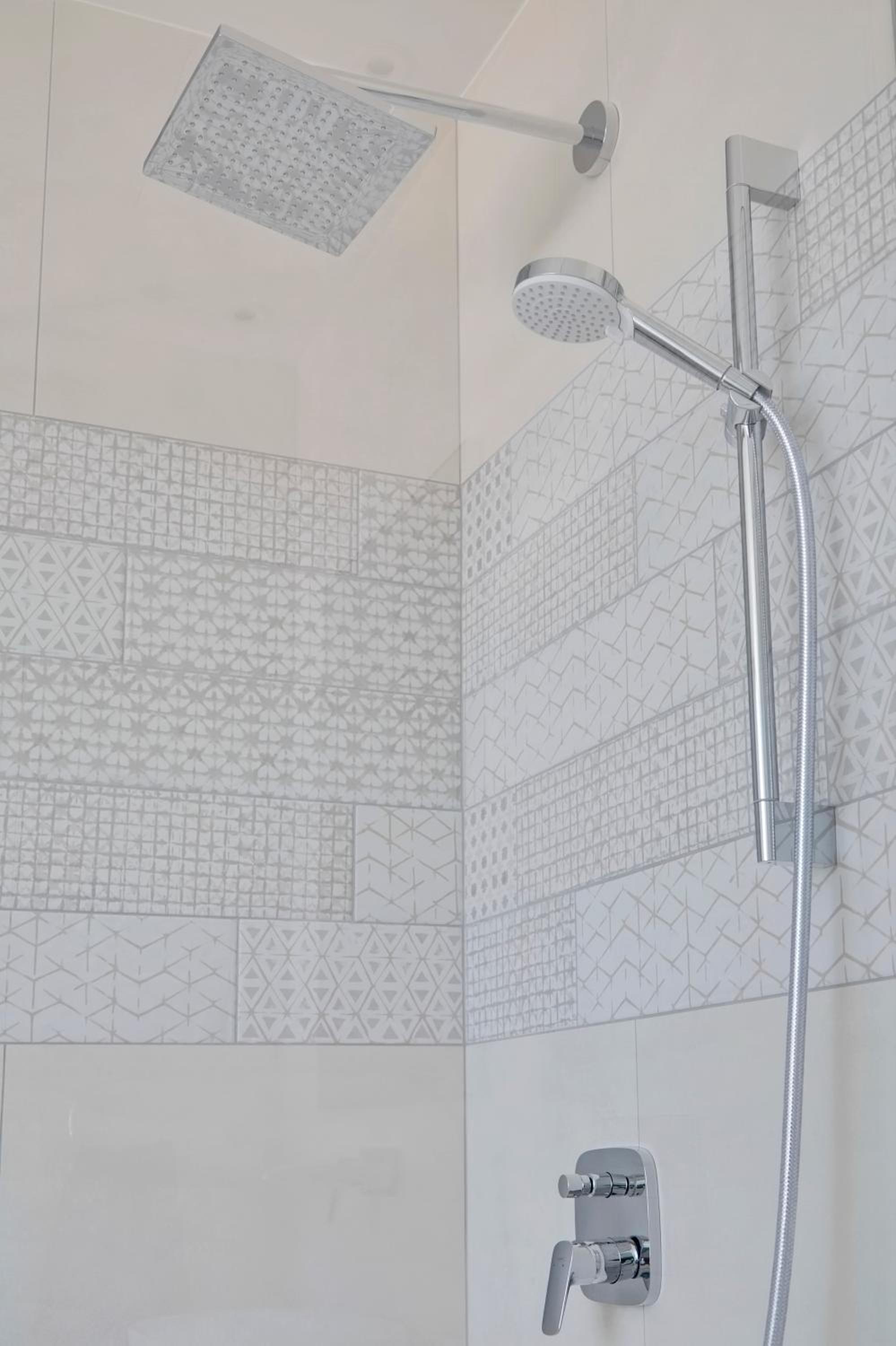 Seaview Luxury Villa Jacuzzi & Pool! 2 Min Beach