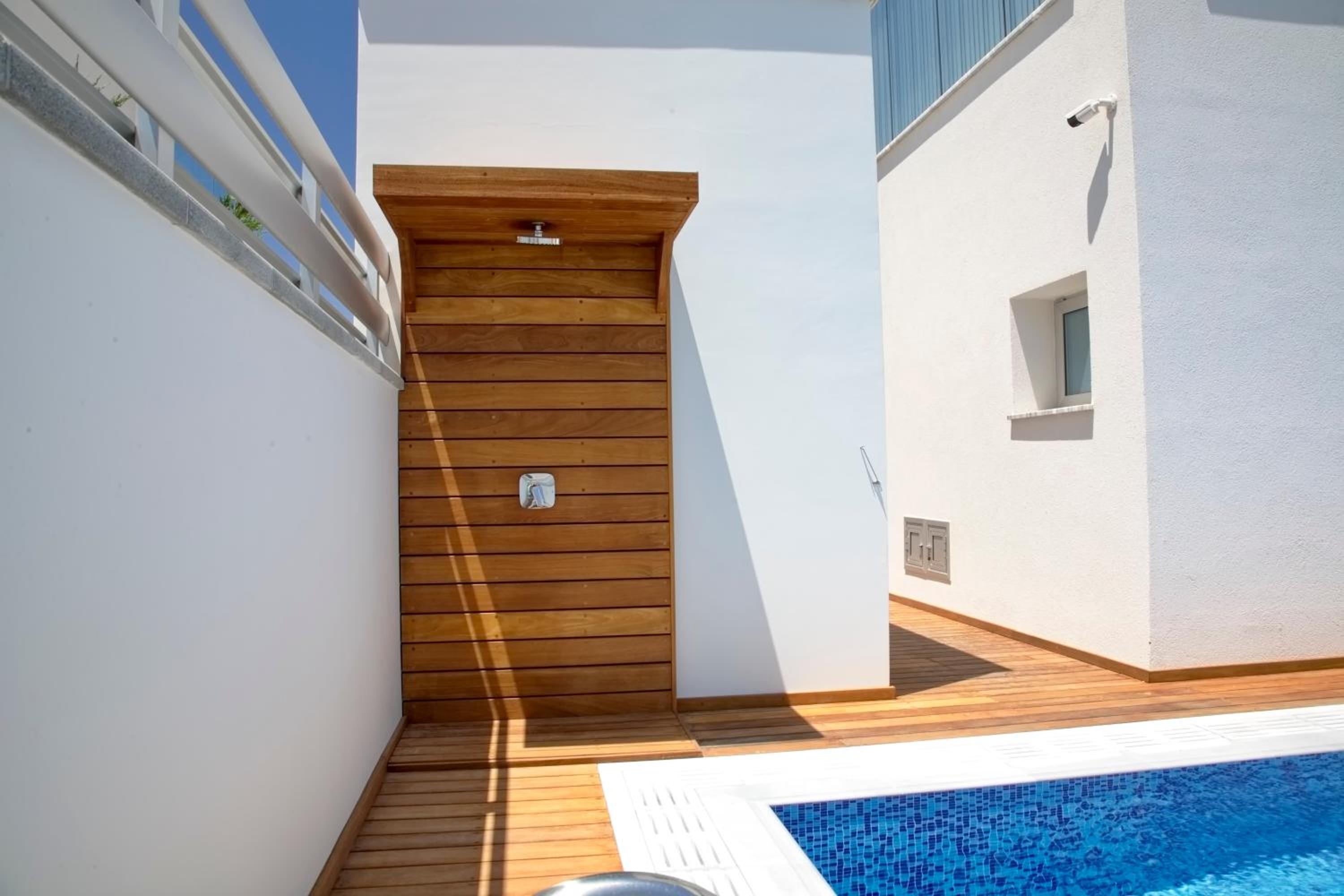 Seaview Luxury Villa Jacuzzi & Pool! 2 Min Beach