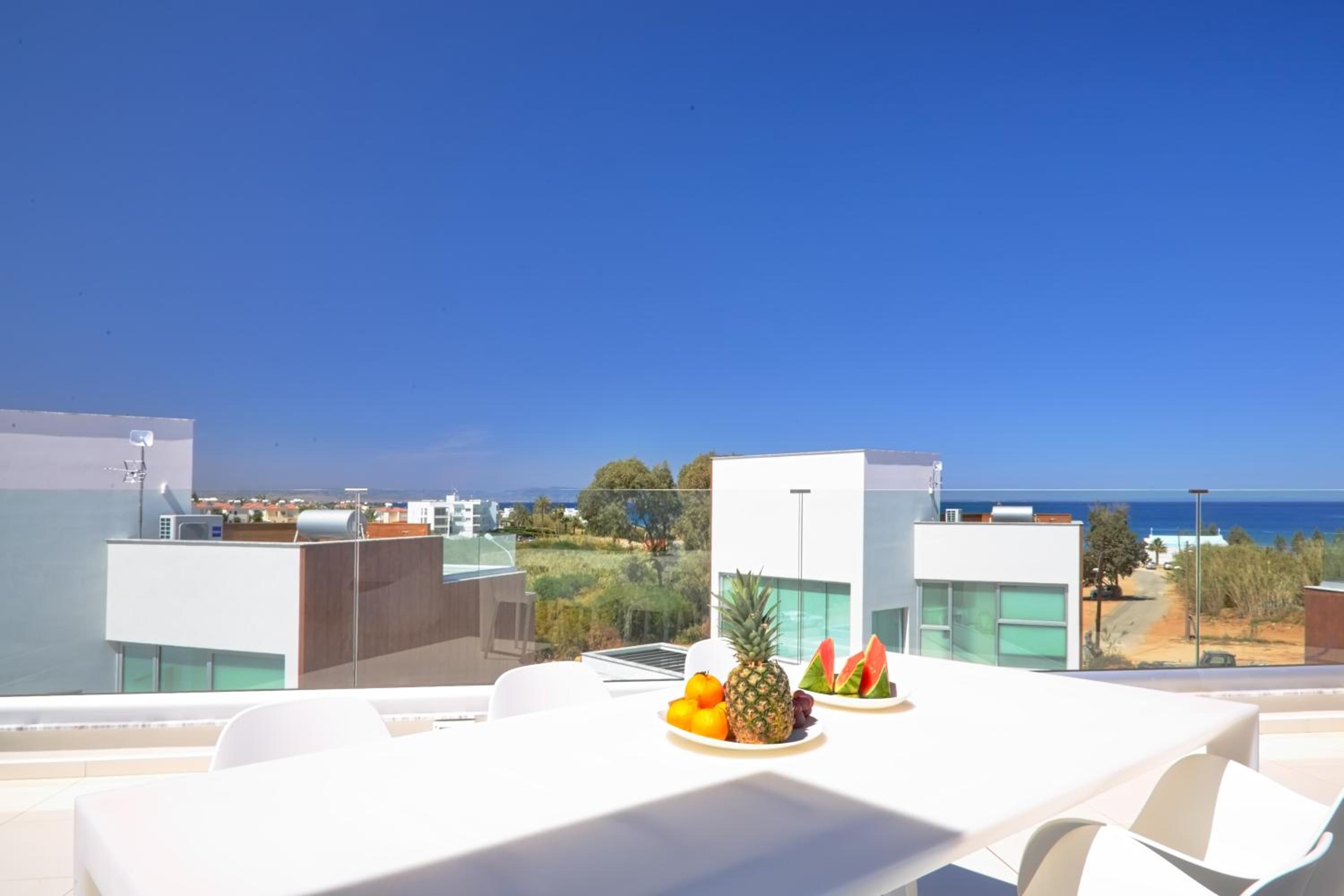 Seaview Luxury Villa Jacuzzi & Pool! 2 Min Beach