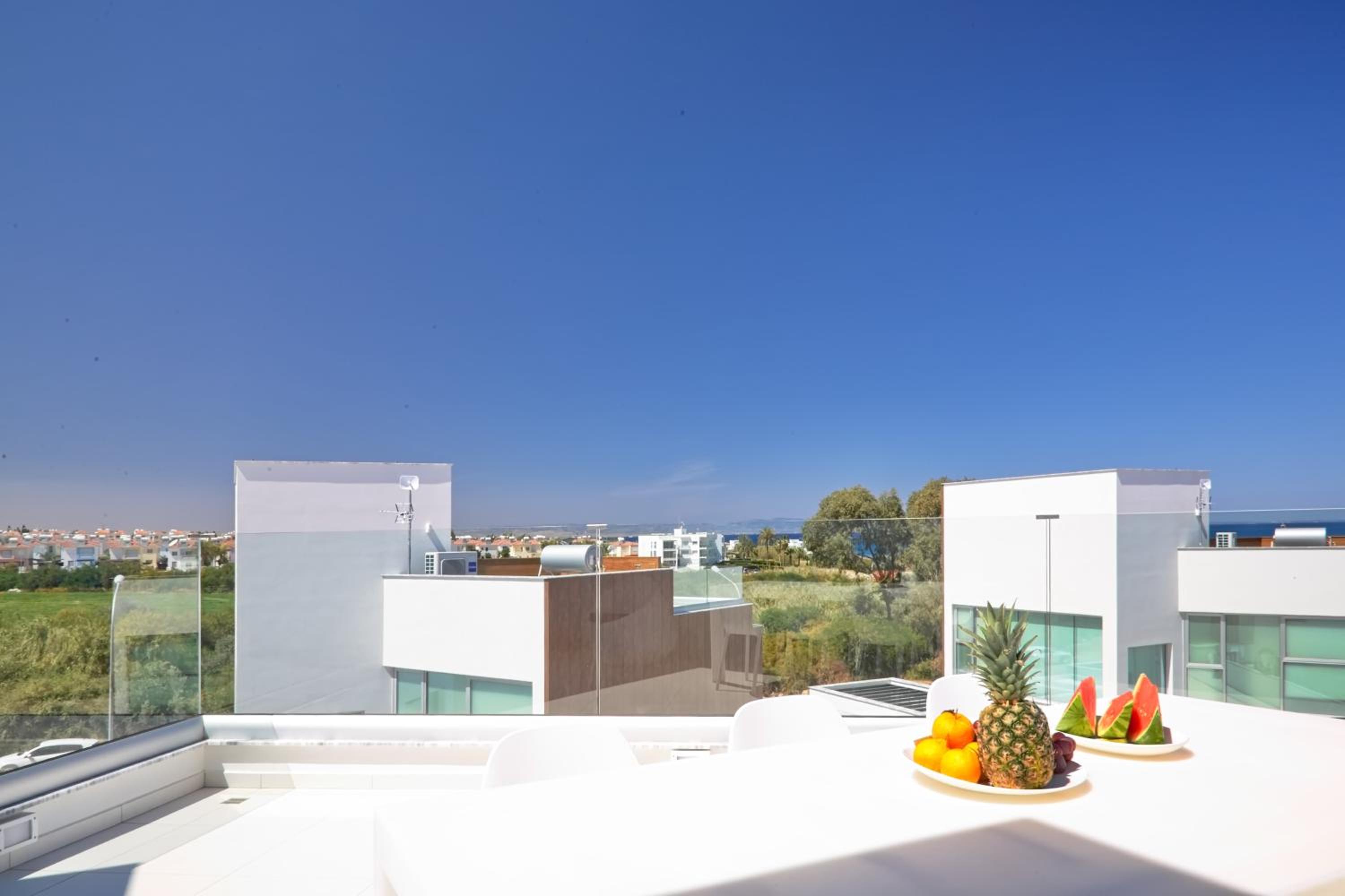 Seaview Luxury Villa Jacuzzi & Pool! 2 Min Beach