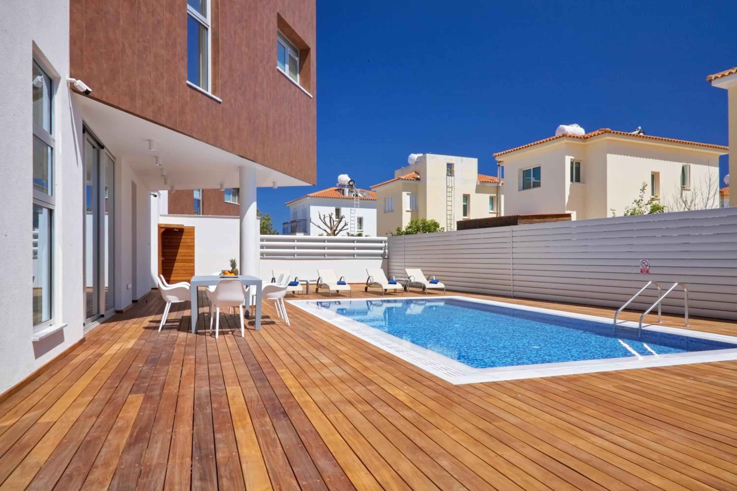 Seaview Luxury Villa Jacuzzi & Pool! 2 Min Beach